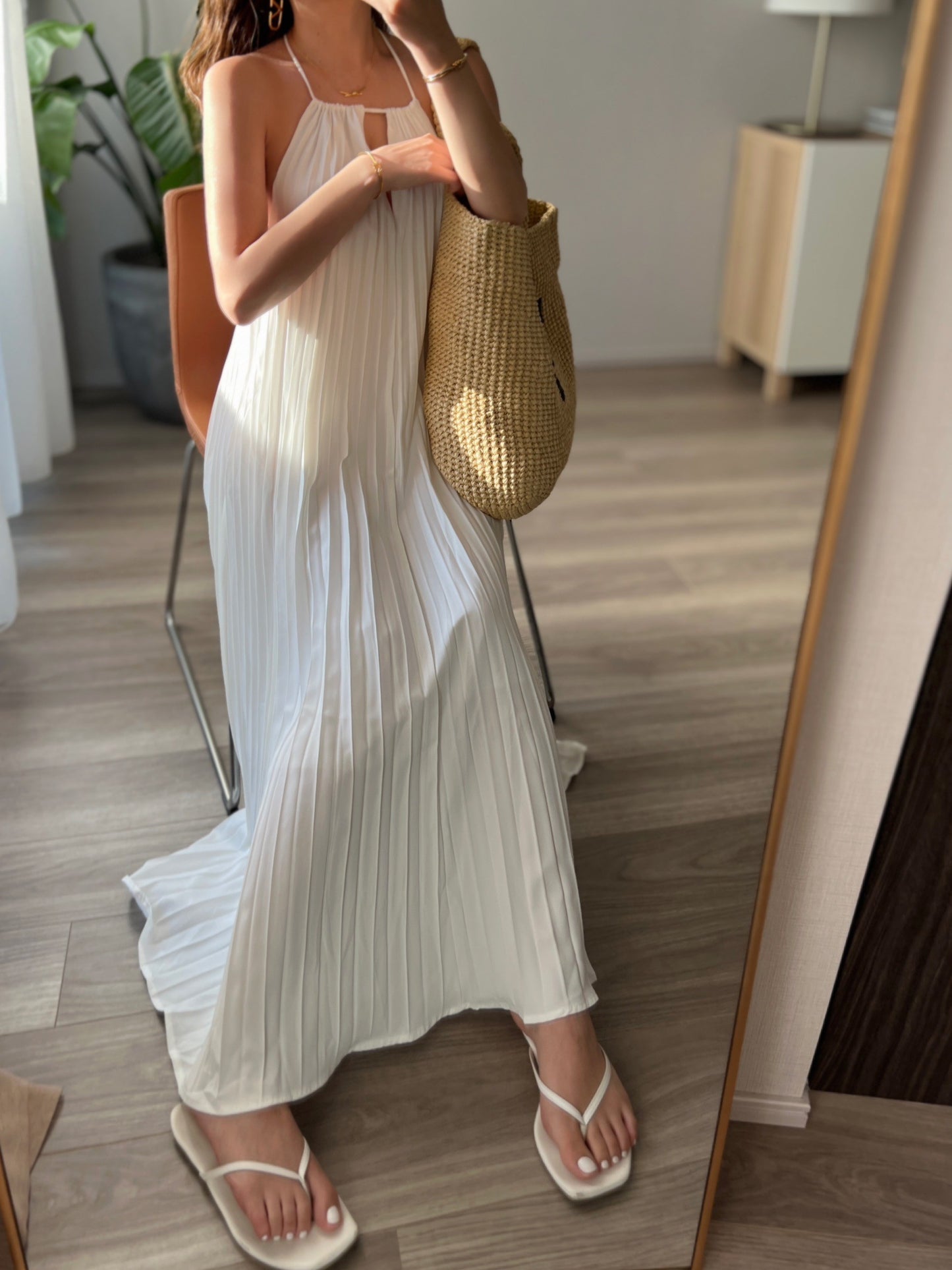 ホワイトプリーツキャミワンピース DPB56154