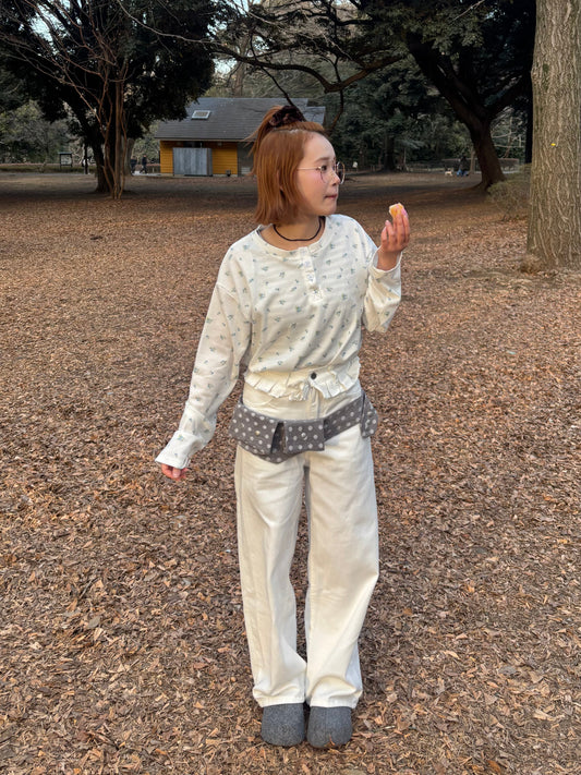 フリル付きホワイトパンツ DPC04011