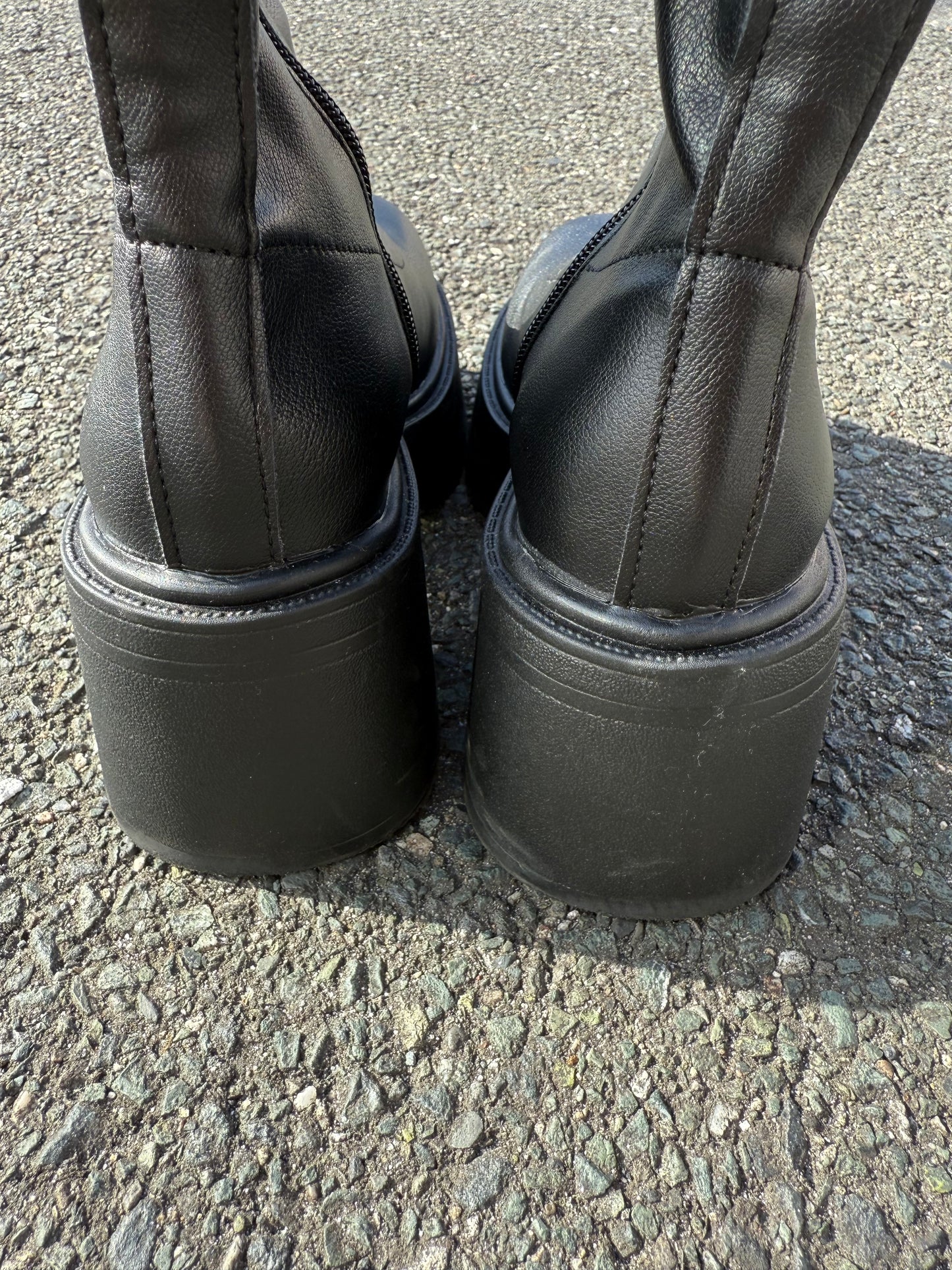 ブラックハイヒールブーツ DPB73470