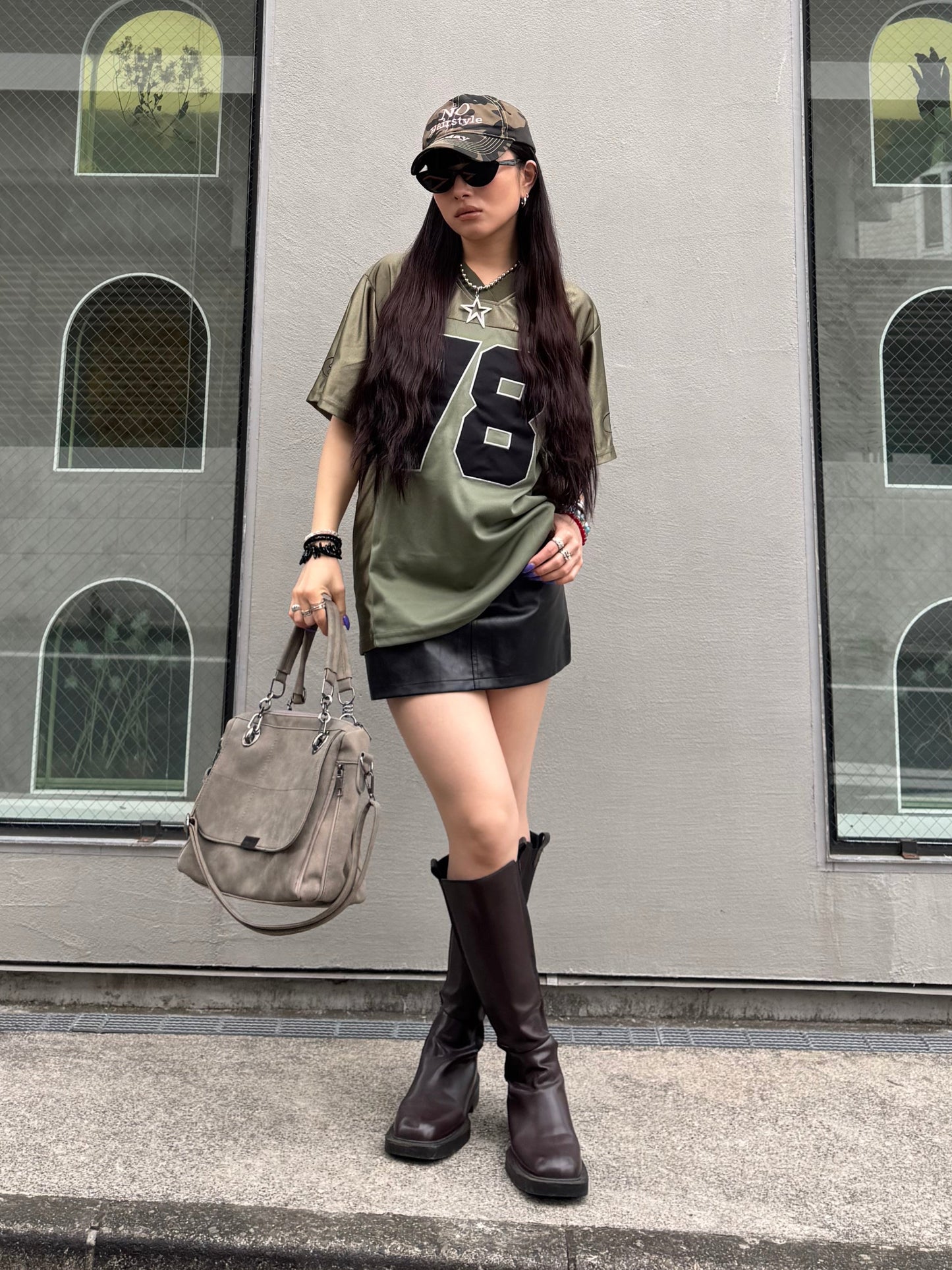 VネックナンバーTシャツ DPB86062