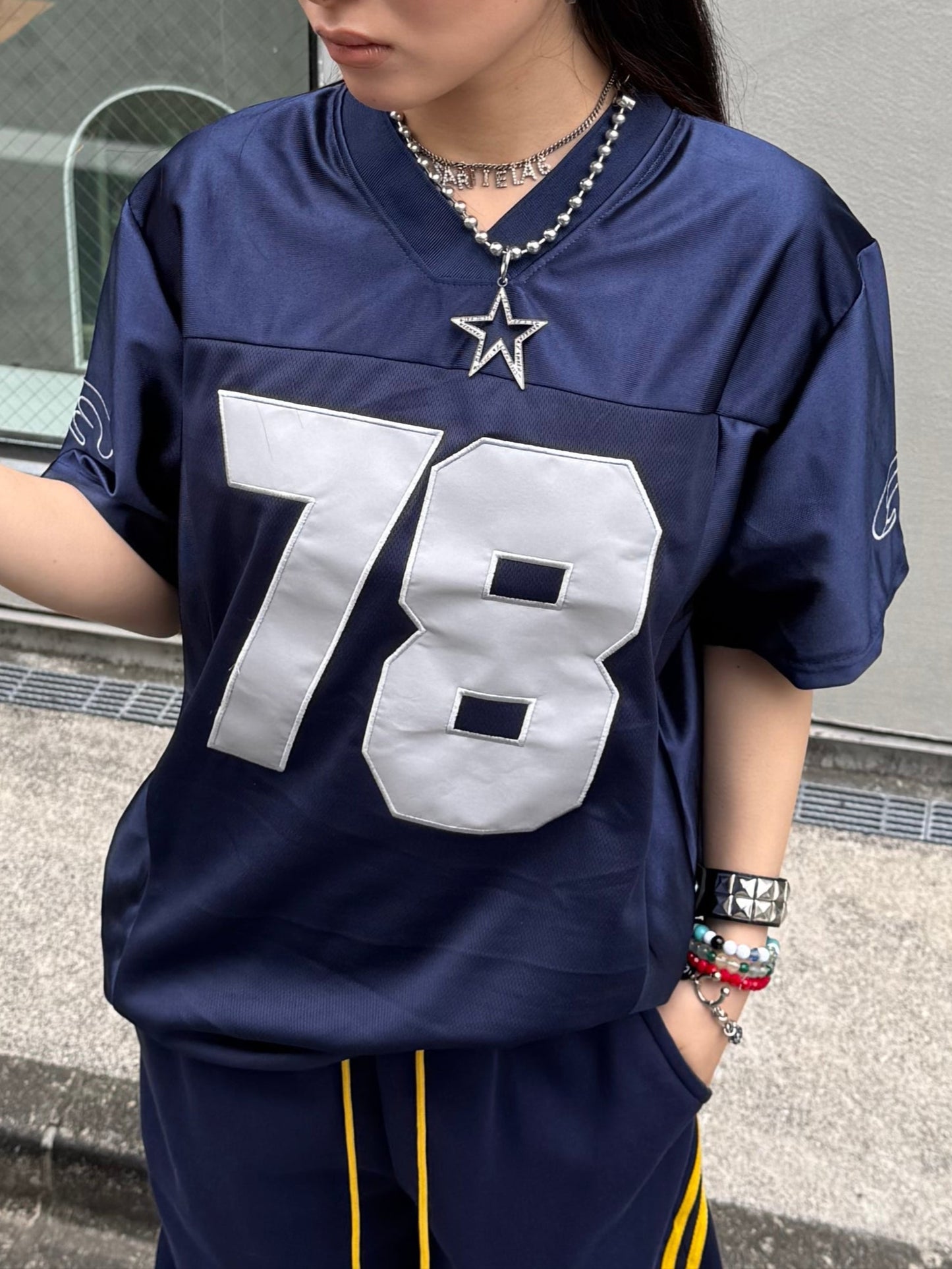 VネックナンバーTシャツ DPB86062