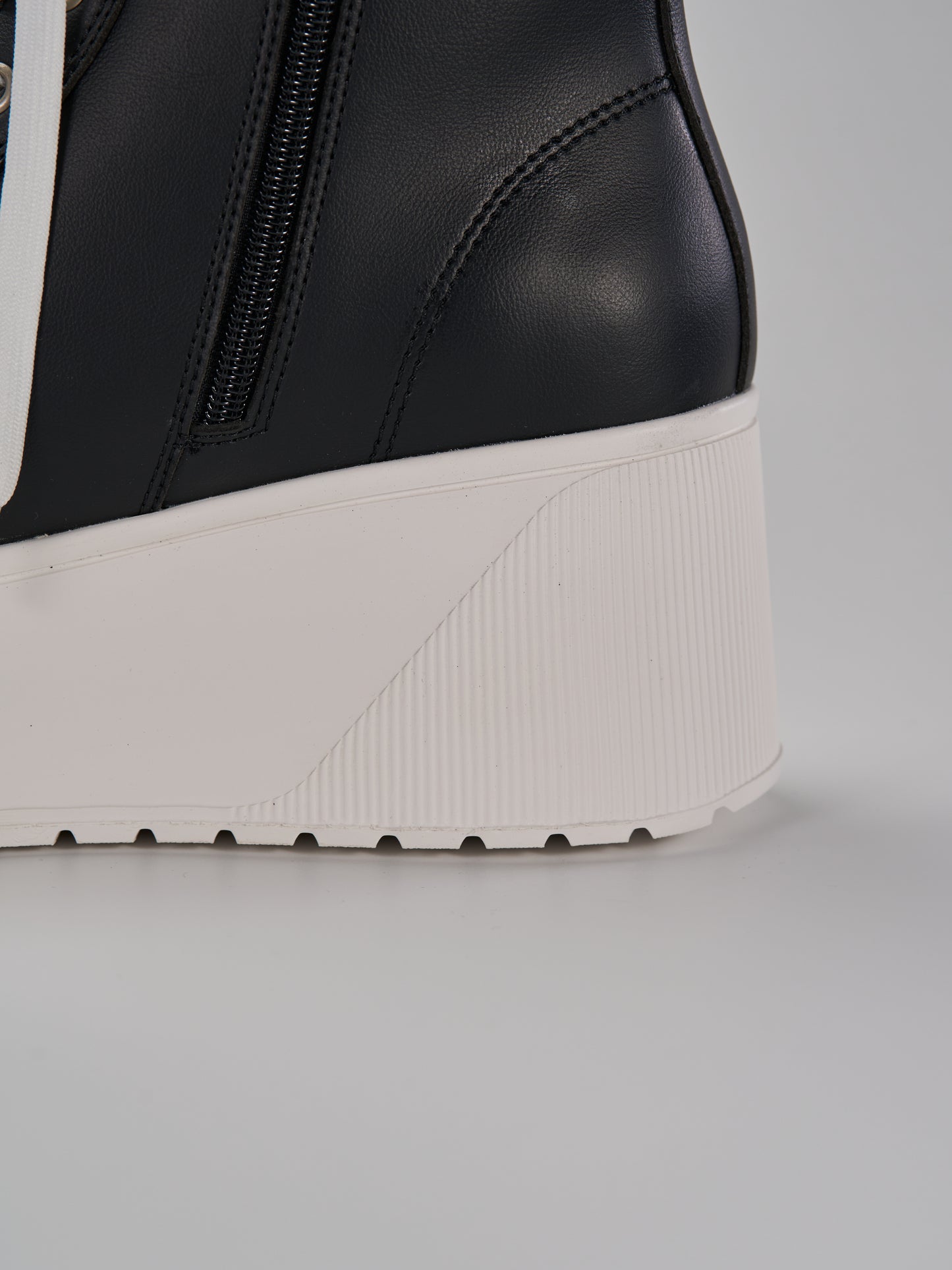 【予約】platform highcut sneaker 11月中旬以降お届け