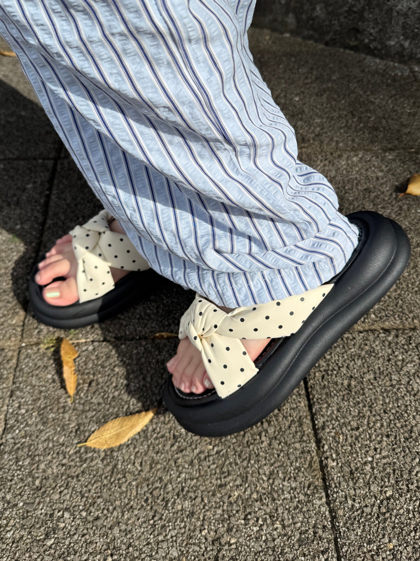 厚底ドットサンダル DPB78182