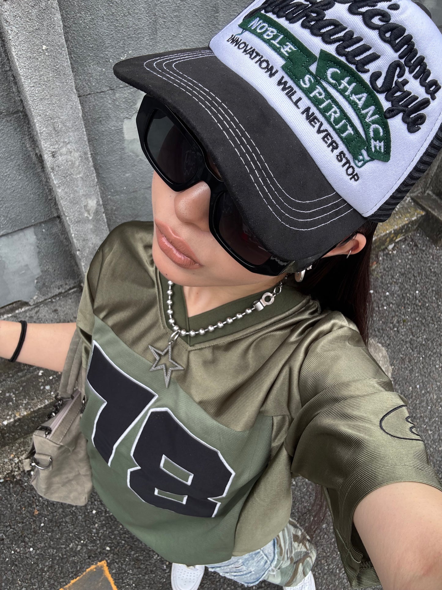 VネックナンバーTシャツ DPB86062