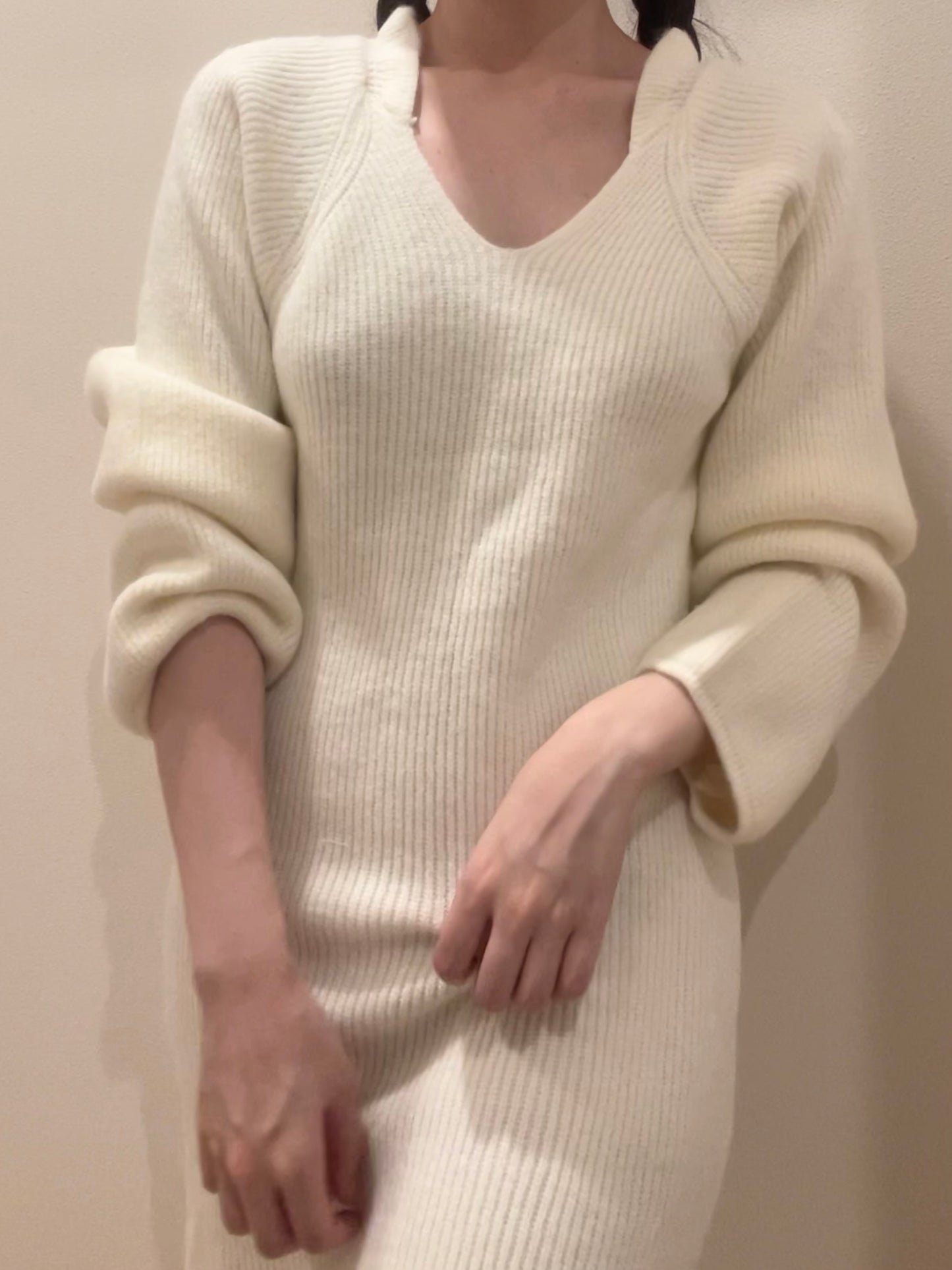 Vネックニットワンピース CPA03145