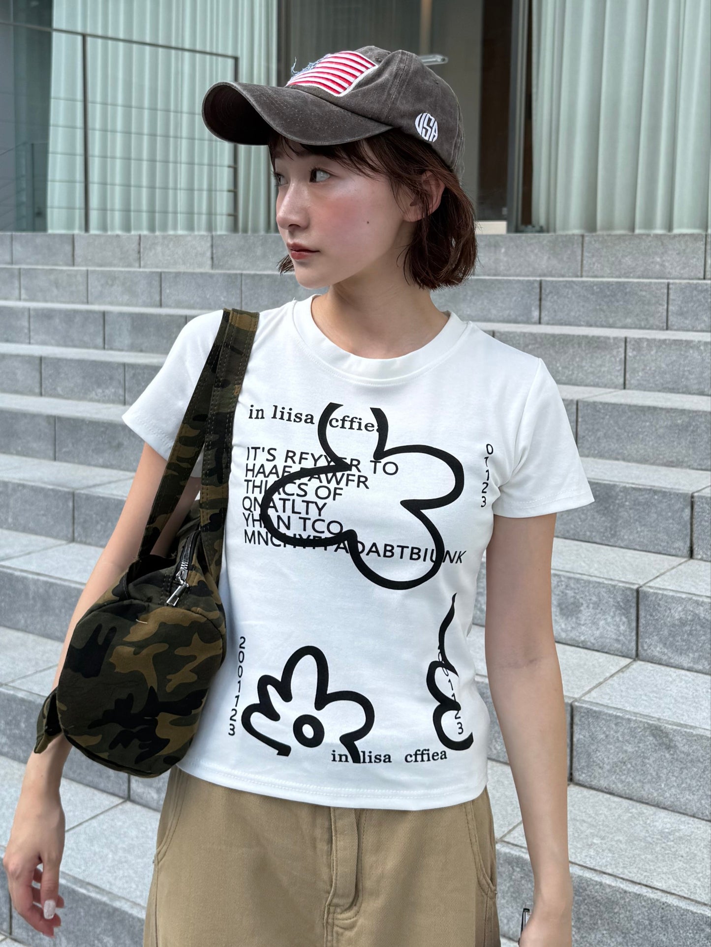 フラワープリントTシャツ DPB91027