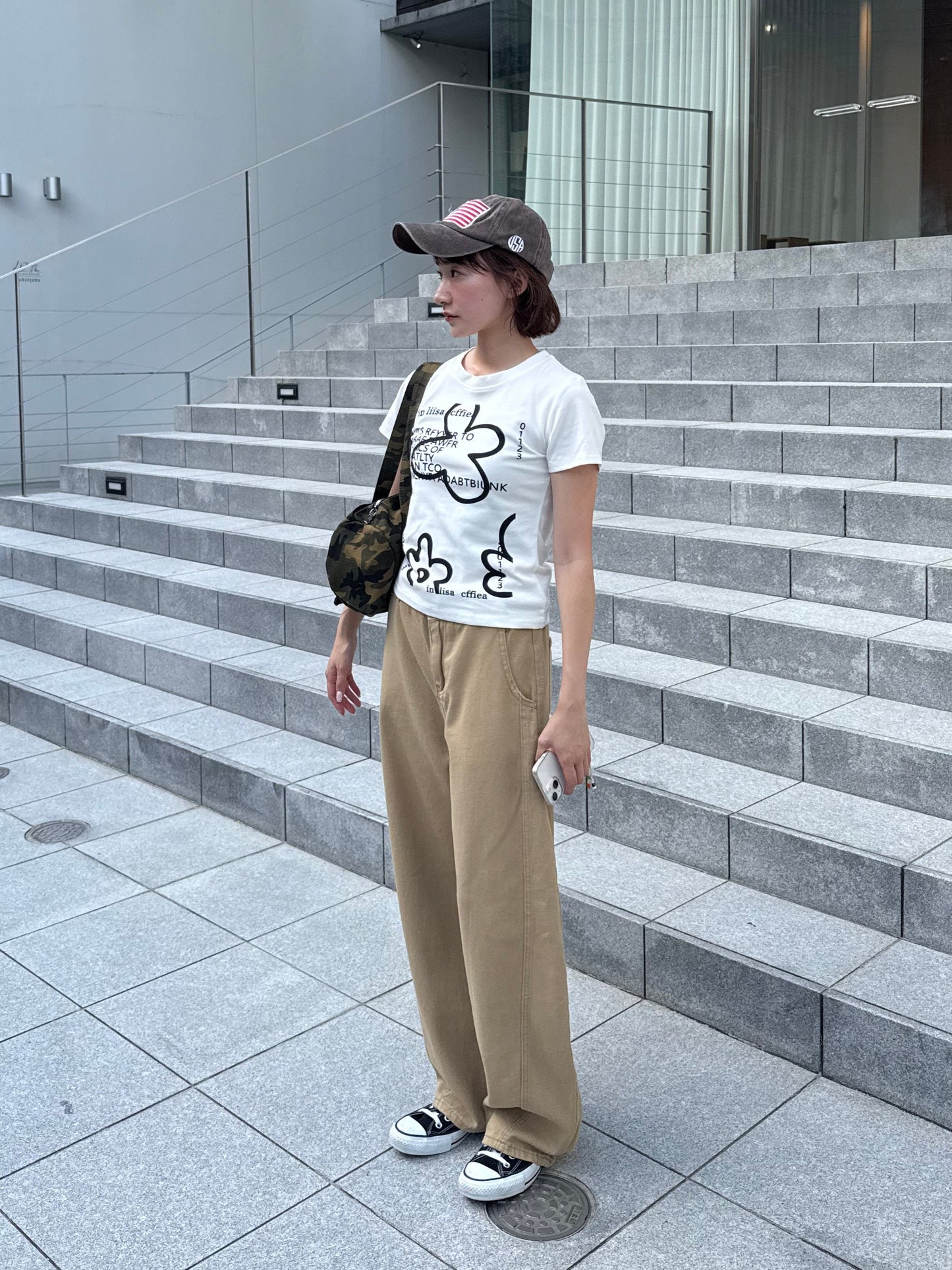 フラワープリントTシャツ DPB91027