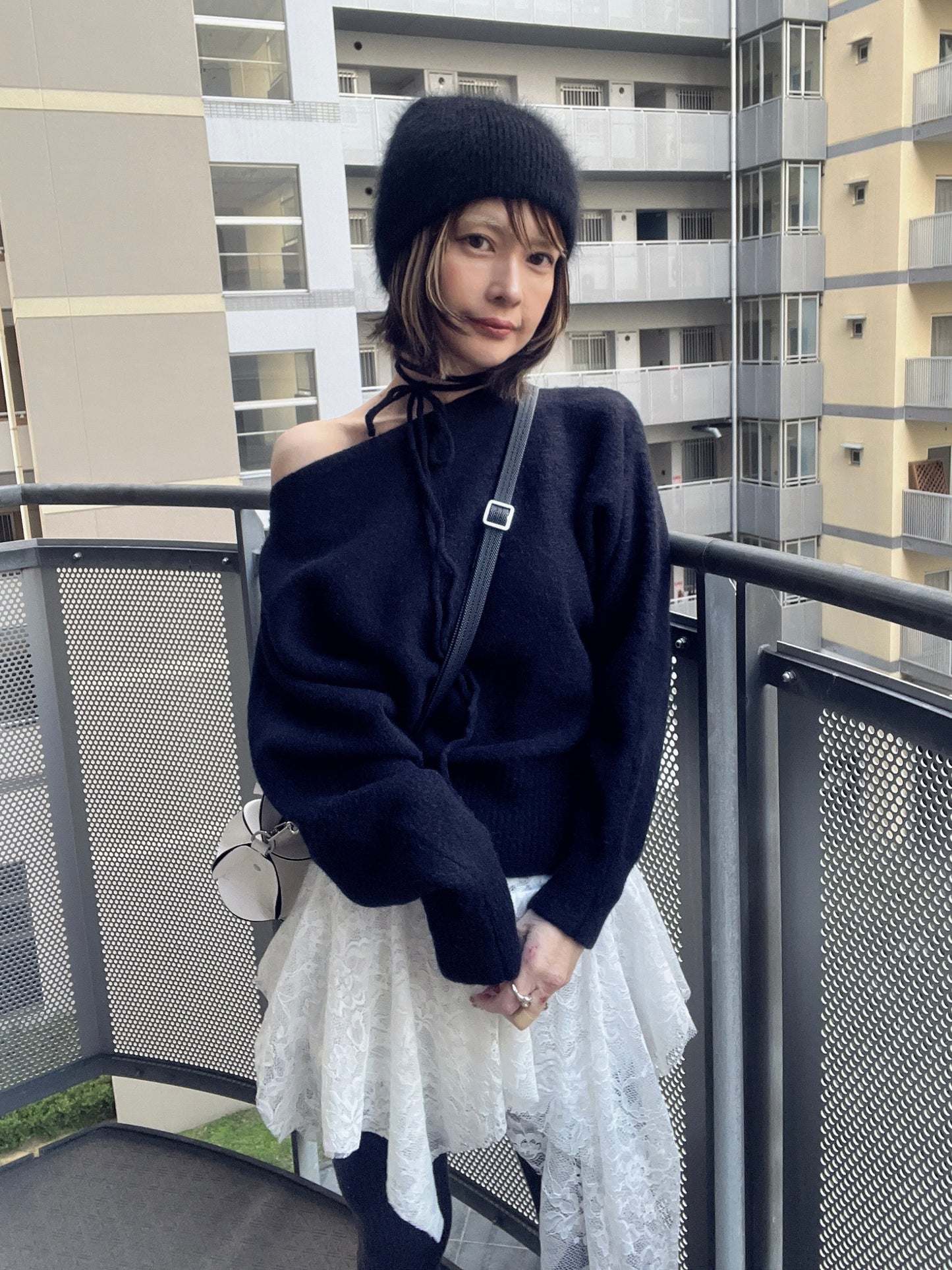 チョーカー付きワンショルニット DPB79211