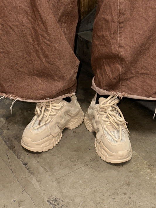 プラットフォームスニーカー DPB39185