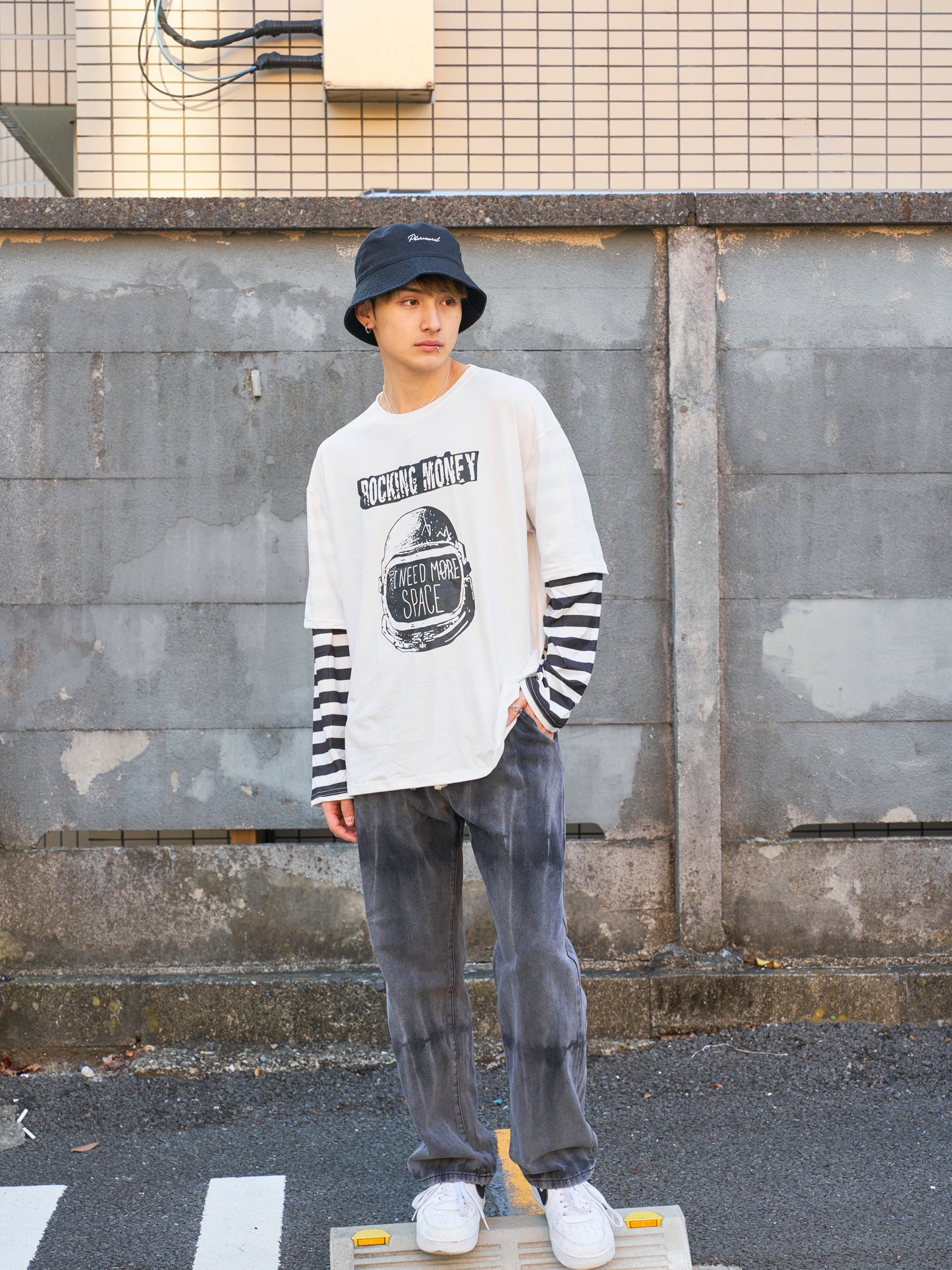 グラフィックラウンドTシャツ SPA08024