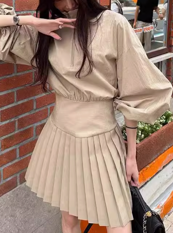 ハーフジッププリーツワンピース DPB71352