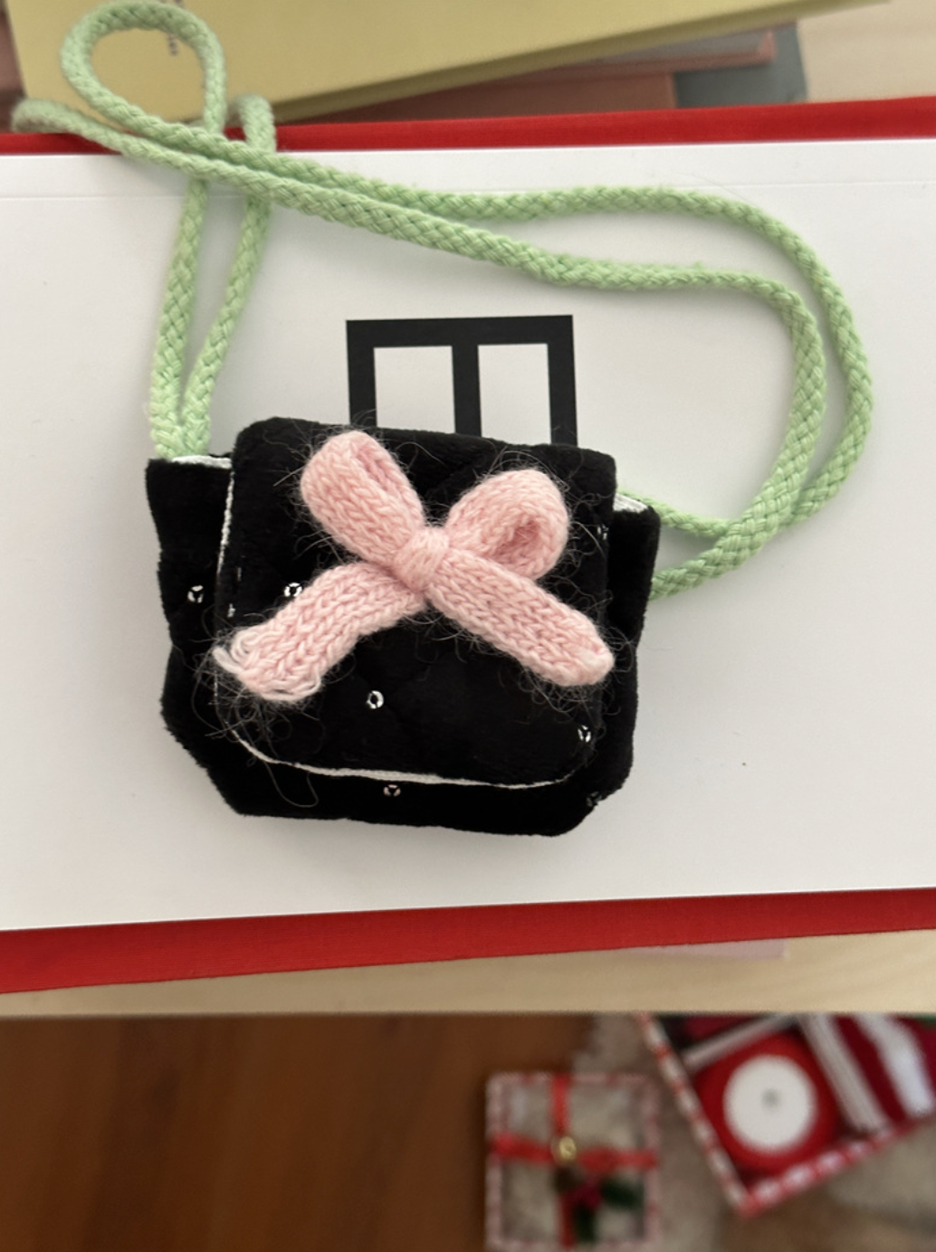 モコモコイヤホンケース CPA44057