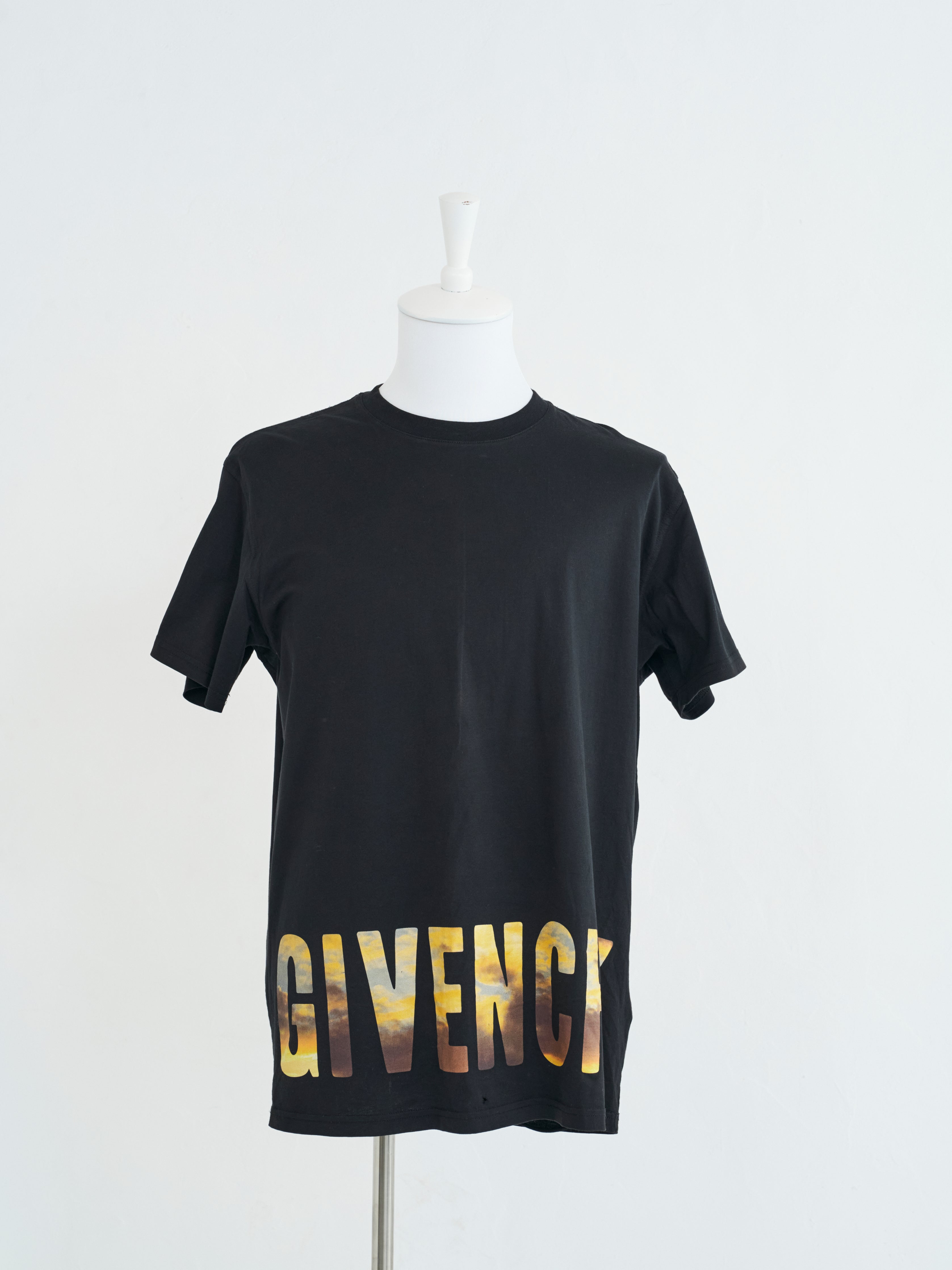 関税送料込み GIVENCHY ロゴ Tシャツ Givenchy T-Shirt in Knit with HG Jacquard | Saks Fifth Avenue