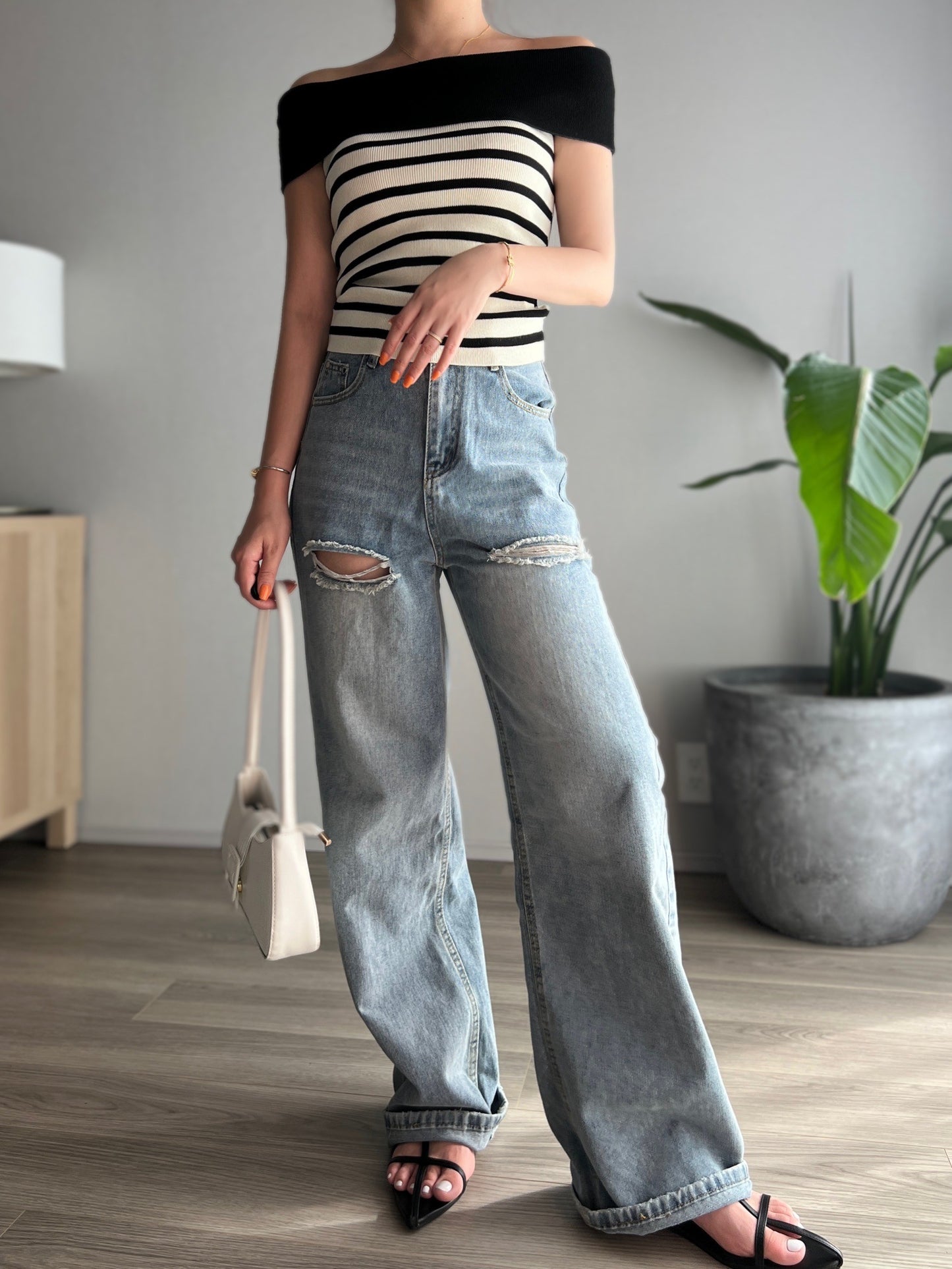 Tストラップサンダル DPB56164