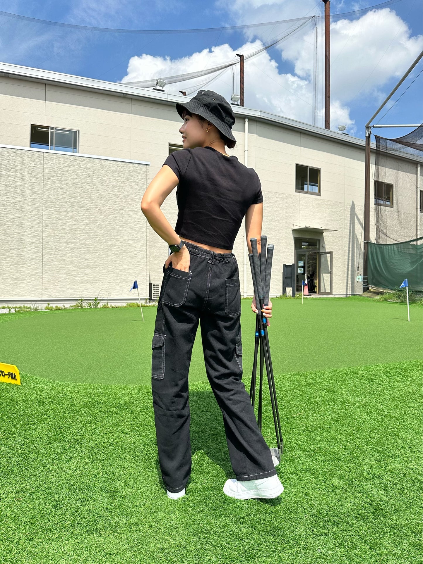 ステッチブラックカーゴパンツ DPB47141