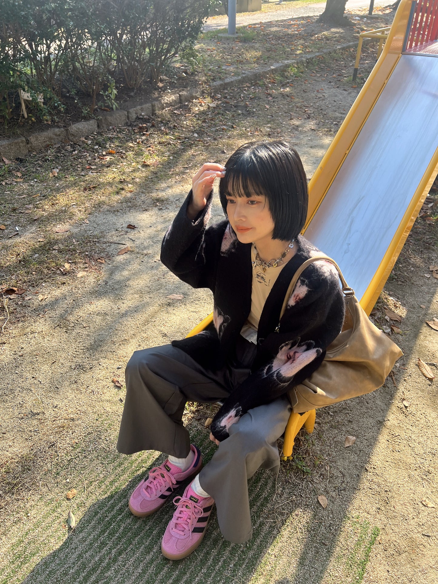 フラワーニットカーディガン DPB79070