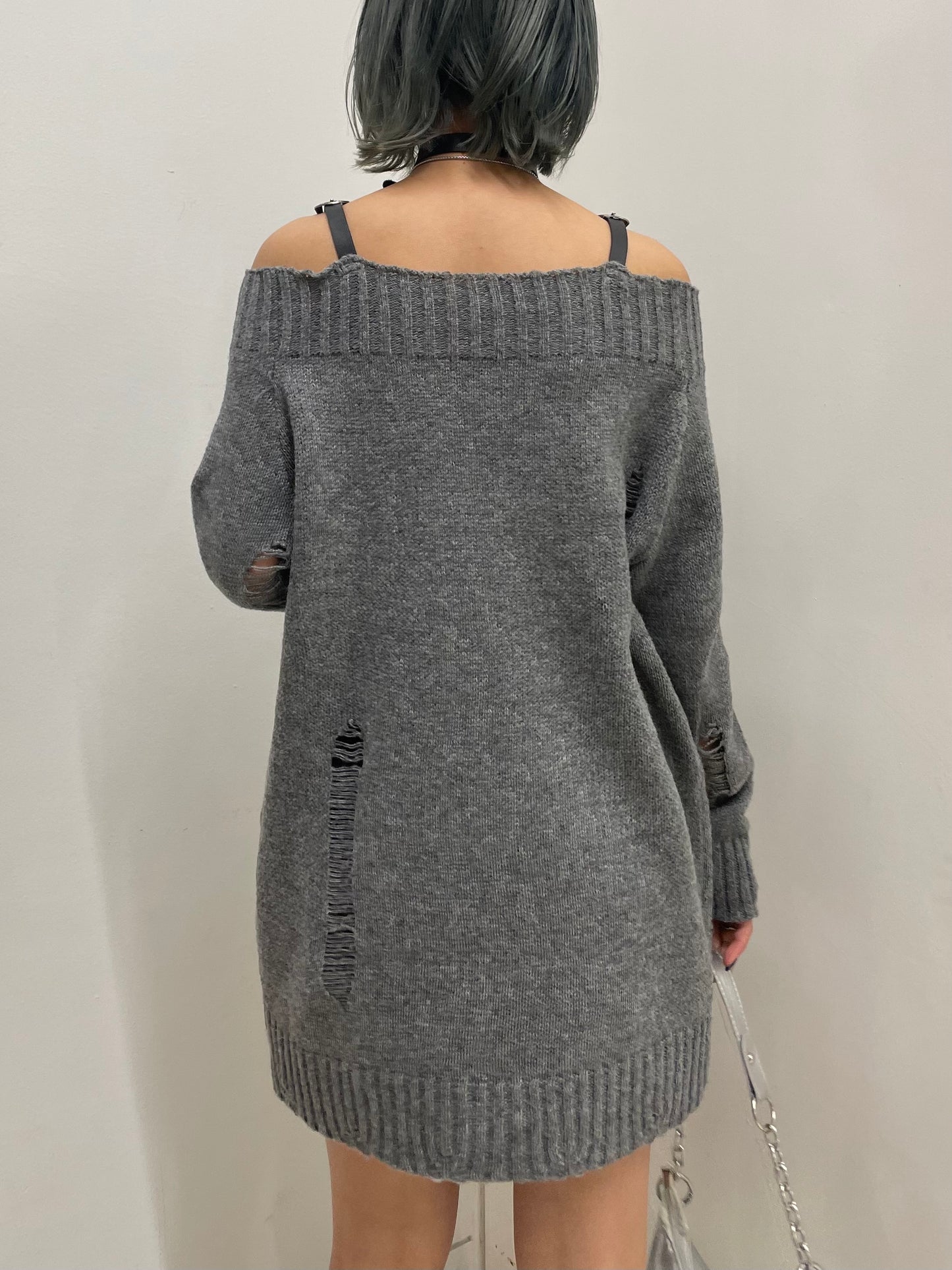 オフショルダメージニット DPB64092