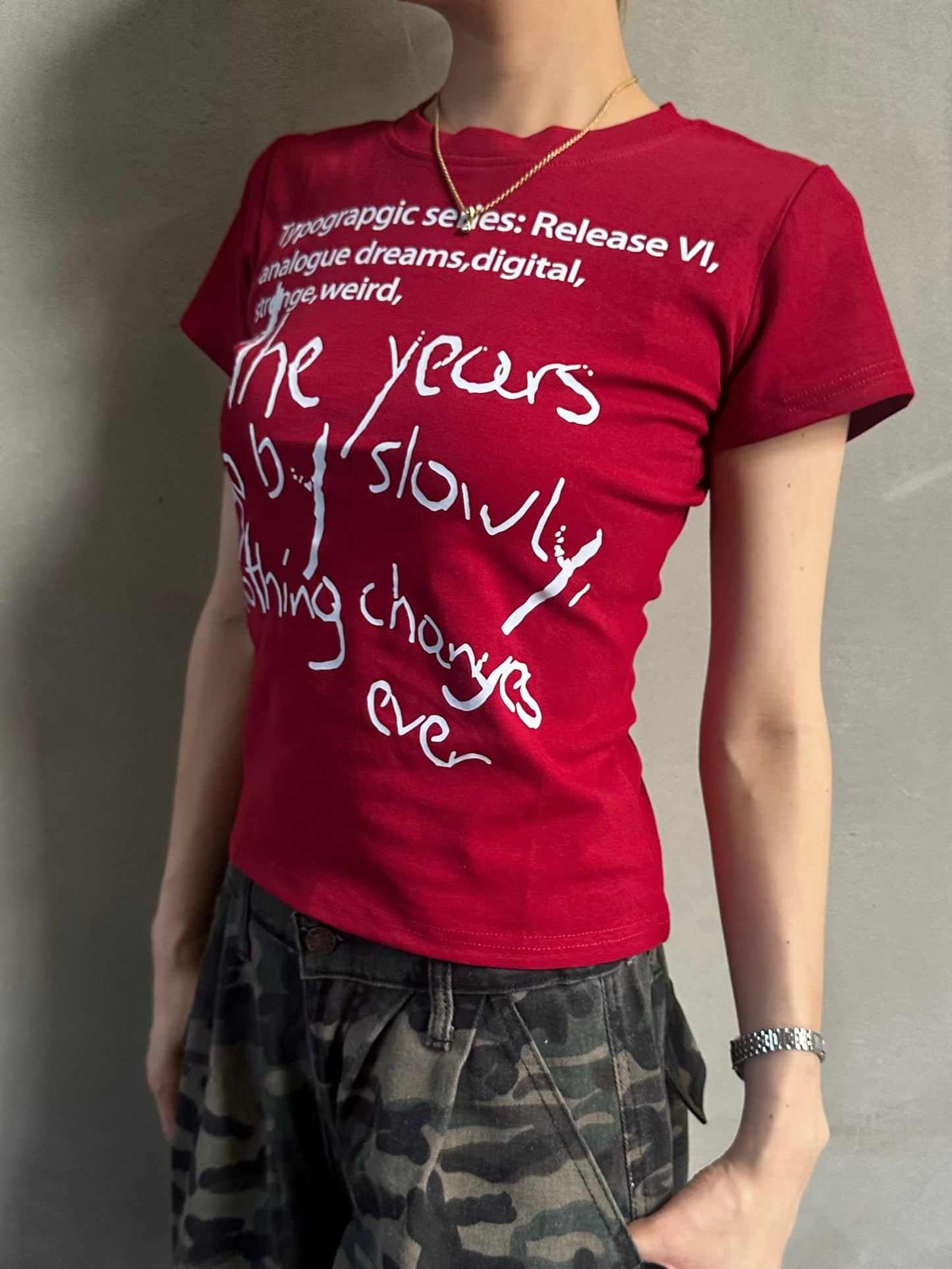 レッドロゴTシャツ DPB26596