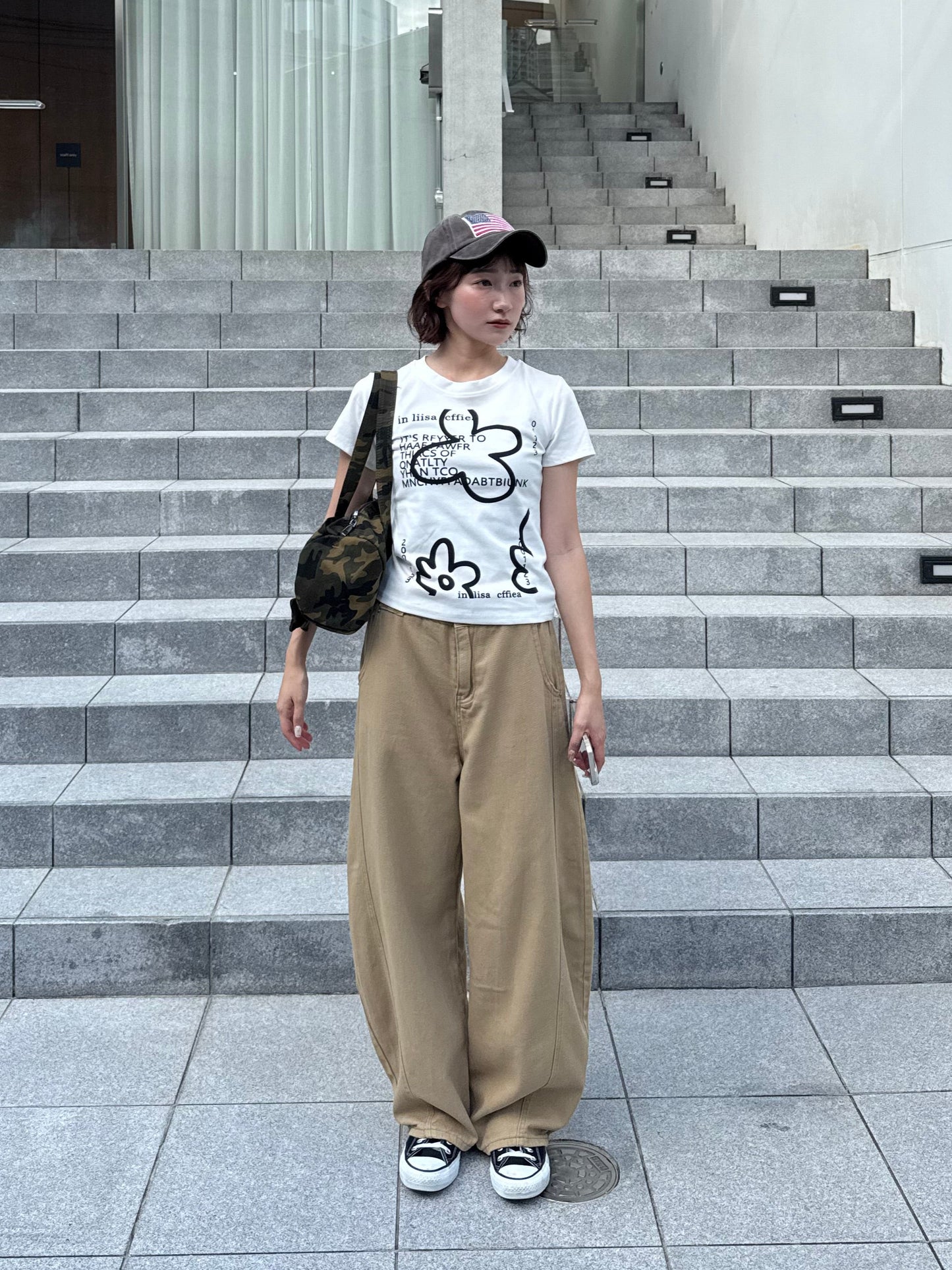 フラワープリントTシャツ DPB91027