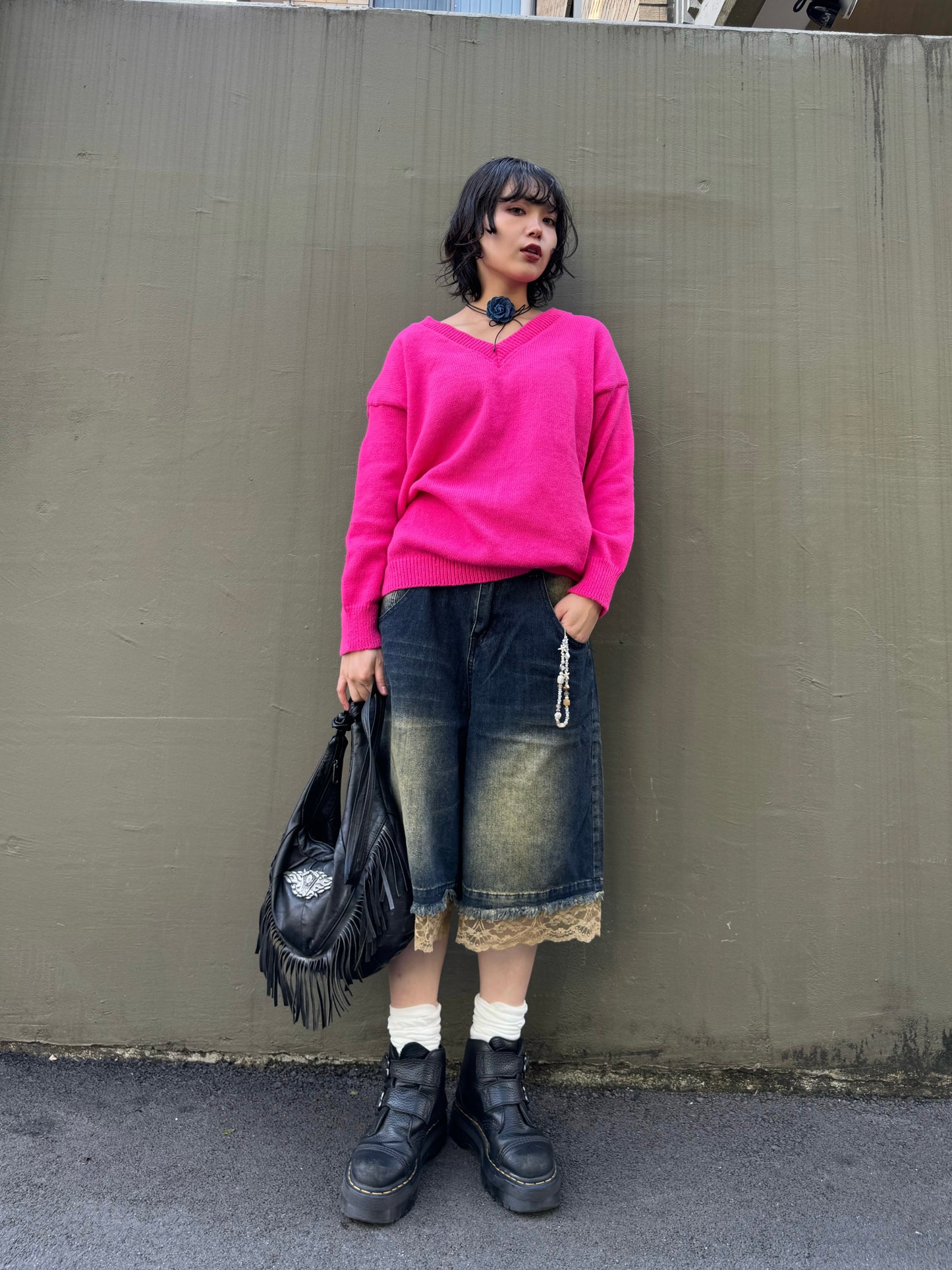 ビビットピンクVネックニット DPA20440