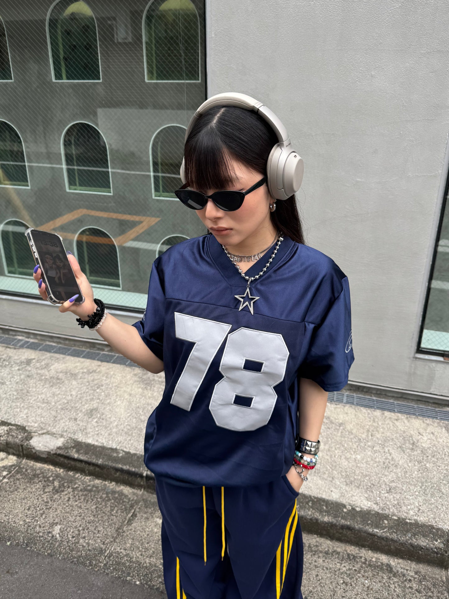 VネックナンバーTシャツ DPB86062