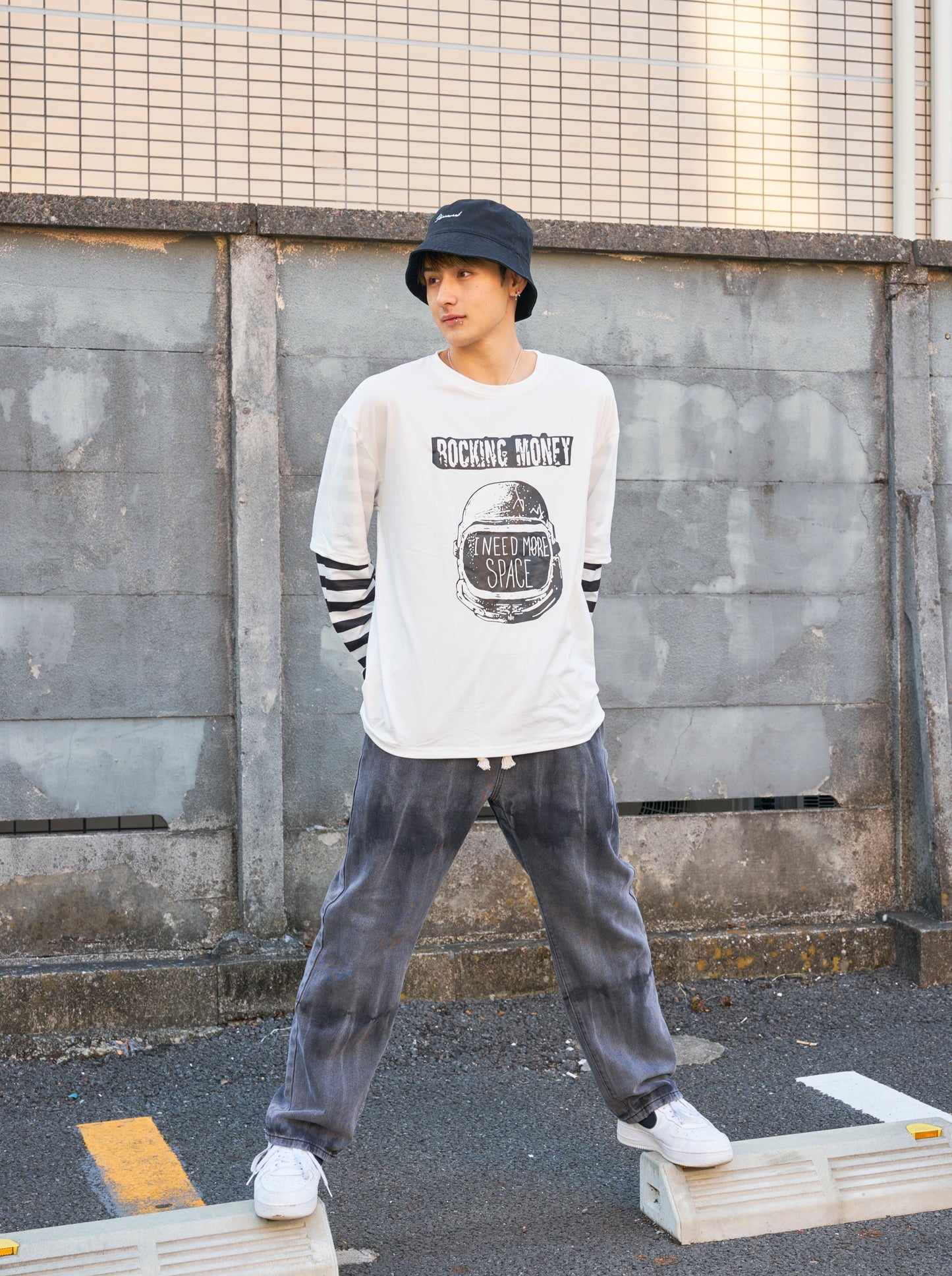 グラフィックラウンドTシャツ SPA08024