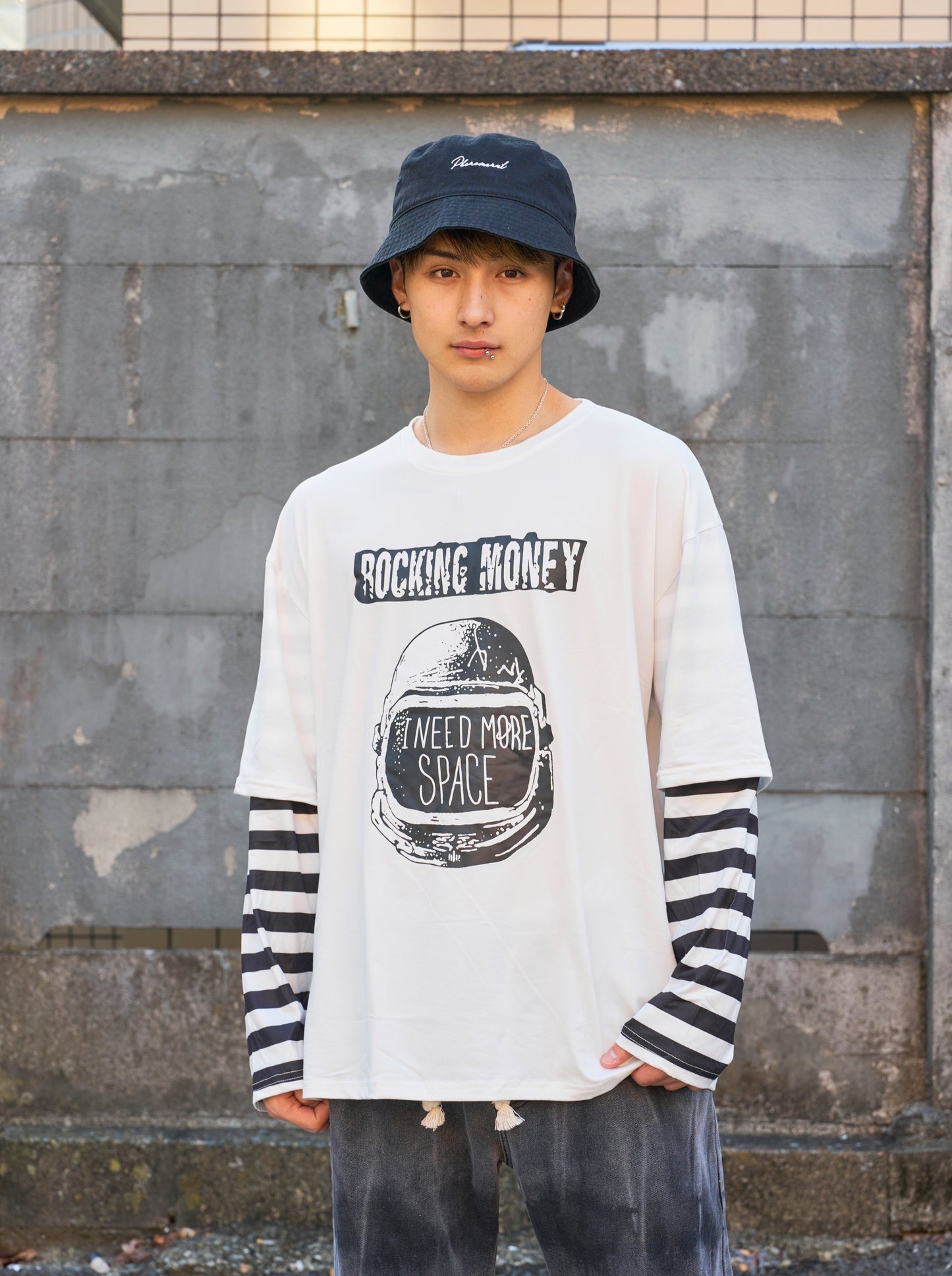 グラフィックラウンドTシャツ SPA08024