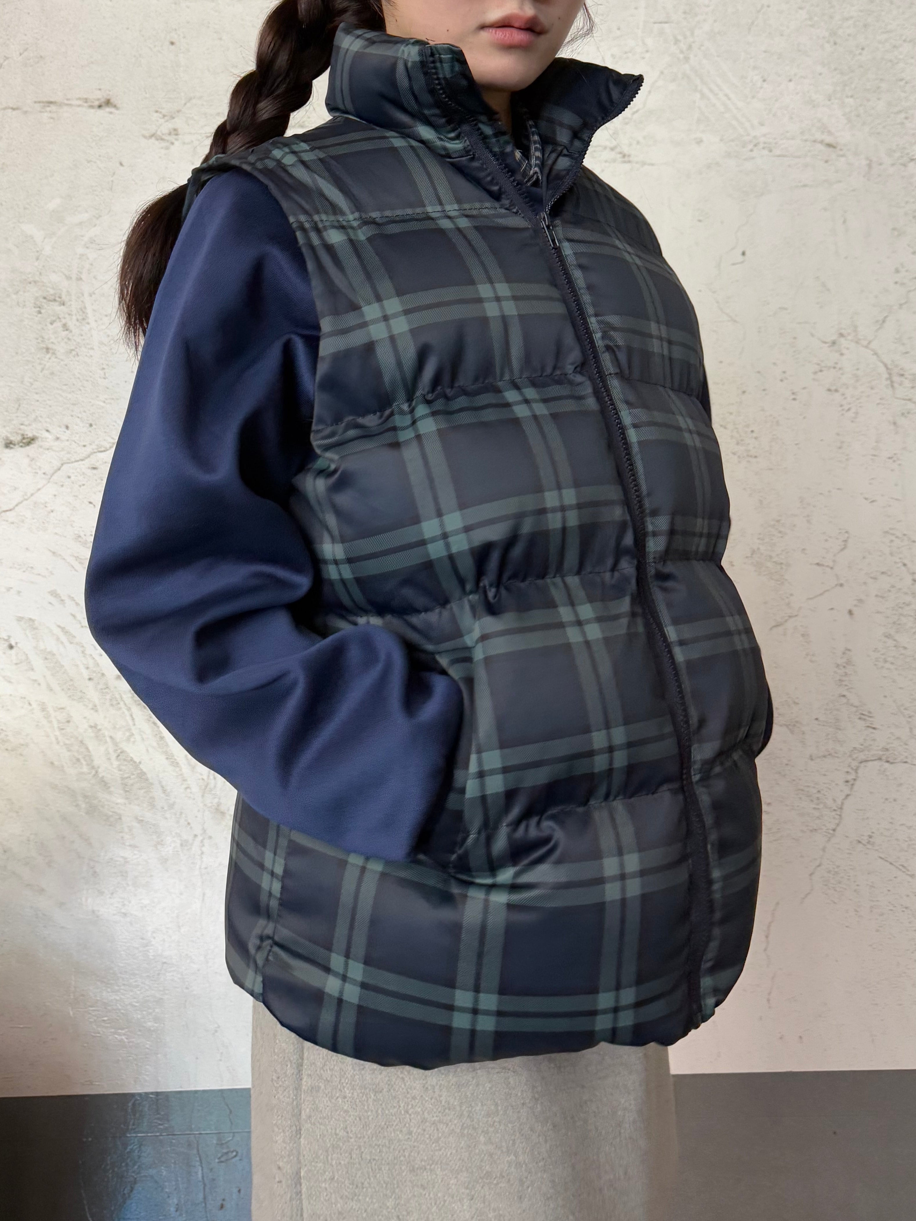 スタンドカラーチェックダウンベスト DPA43627 – CRAMMY