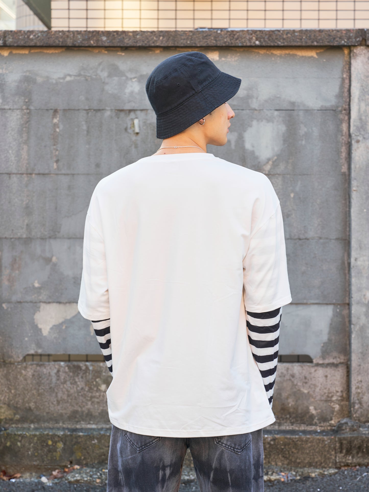 グラフィックラウンドTシャツ SPA08024