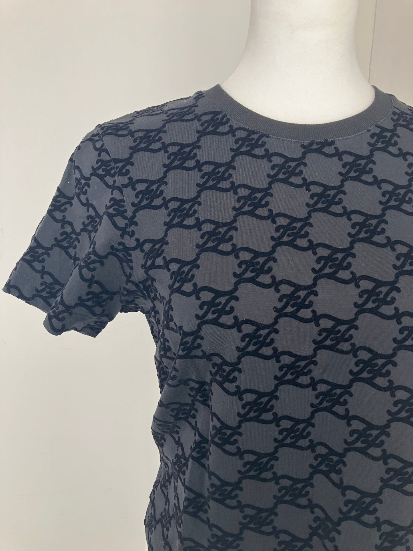 【FENDI】トップス UPA05001