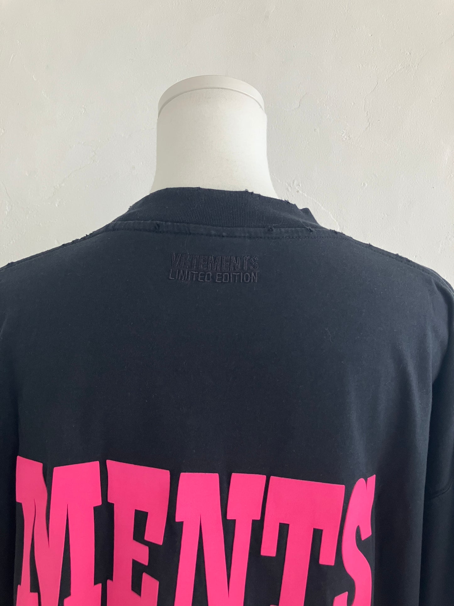 【VETEMENTS】Tシャツ UPA05011