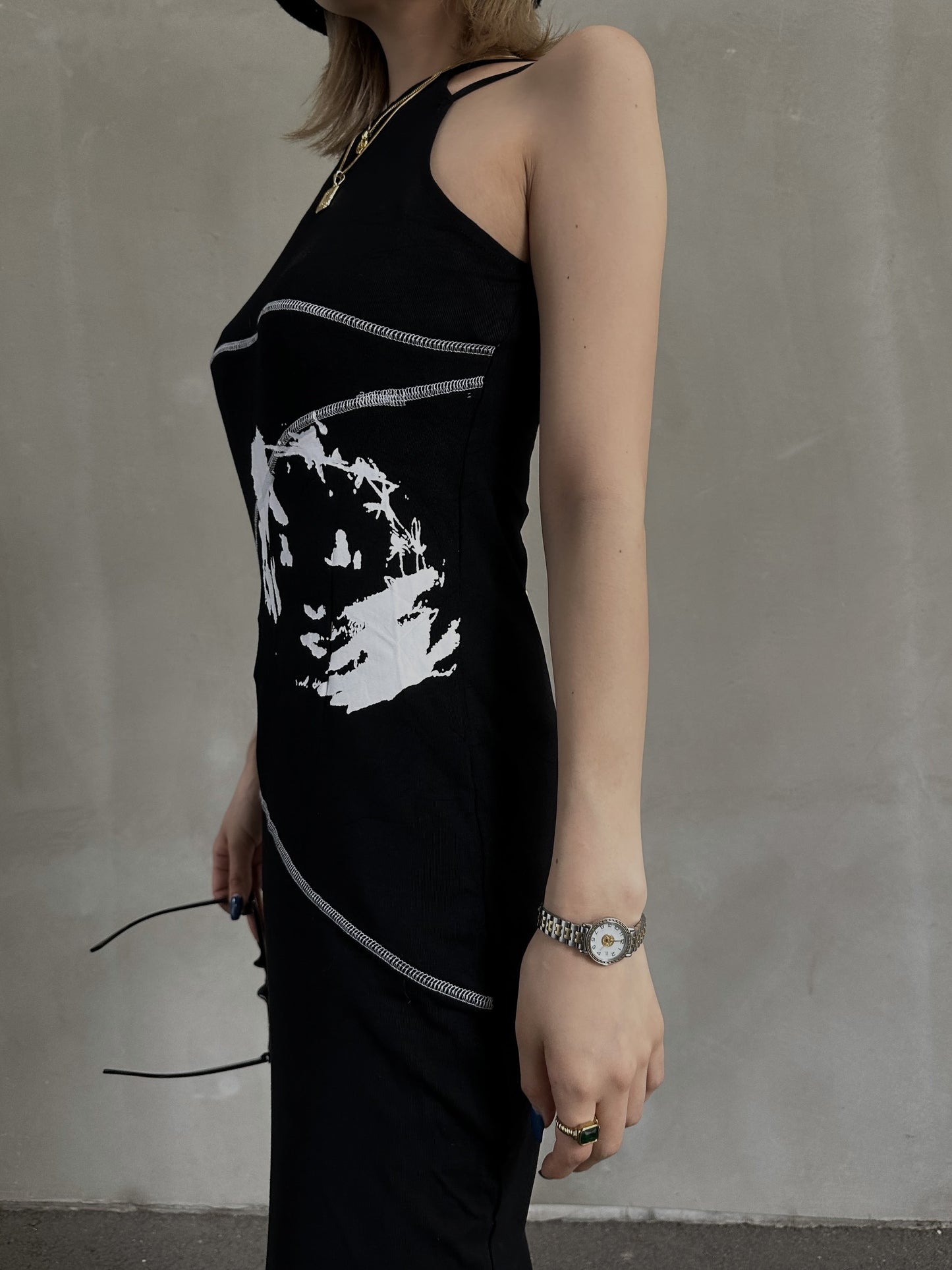 ユニークスリットロングワンピース DPB26116