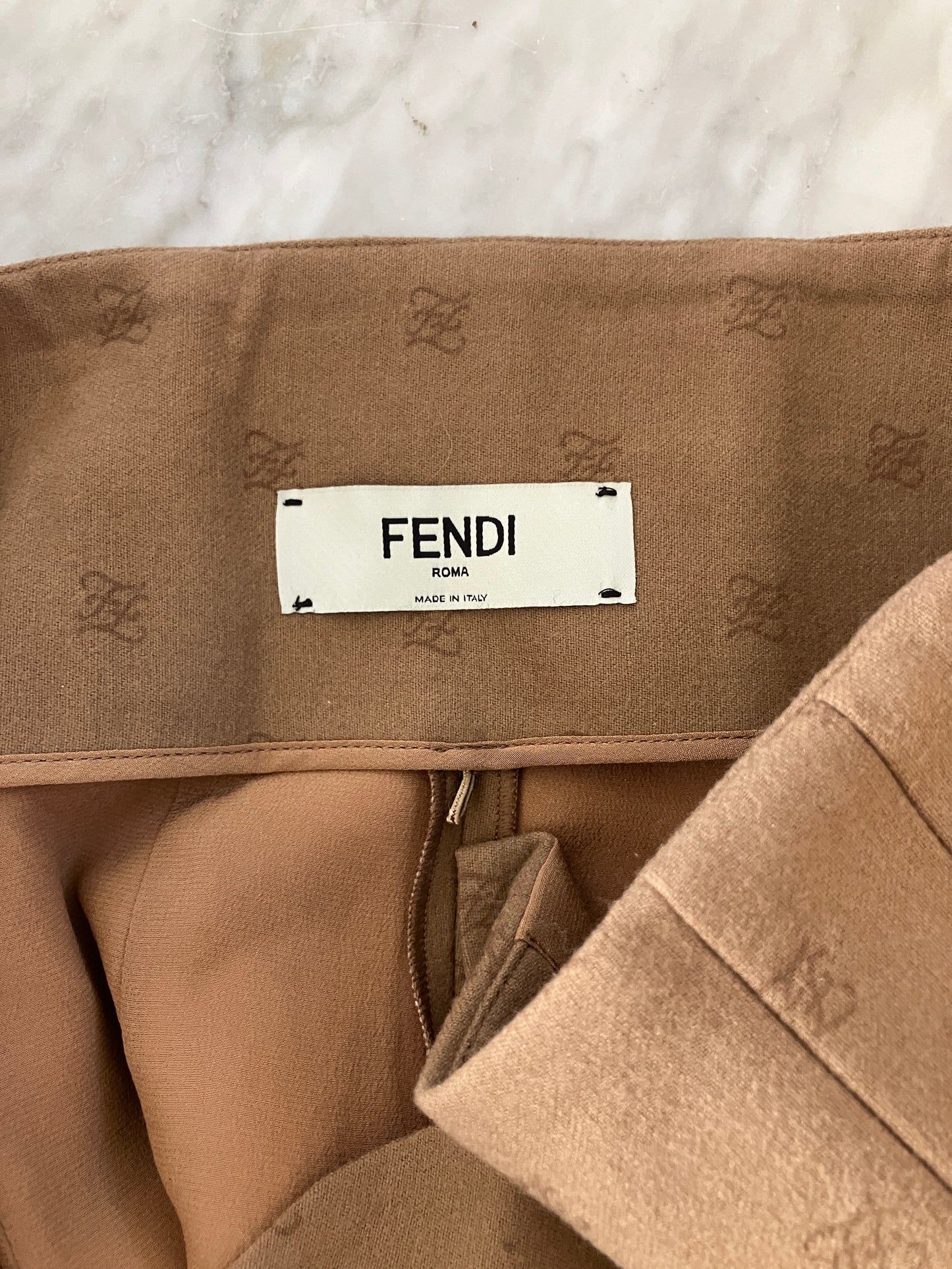 【FENDI】ショートパンツ UPA05047