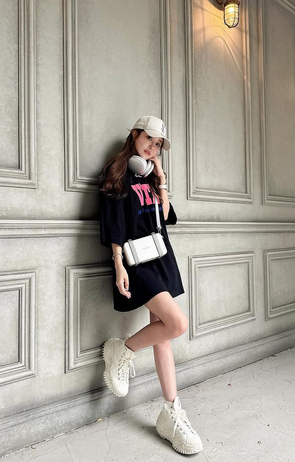 【VETEMENTS】Tシャツ UPA05011