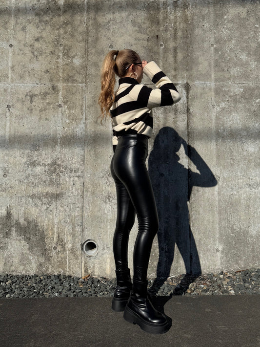 レザータイトパンツ DPB73158