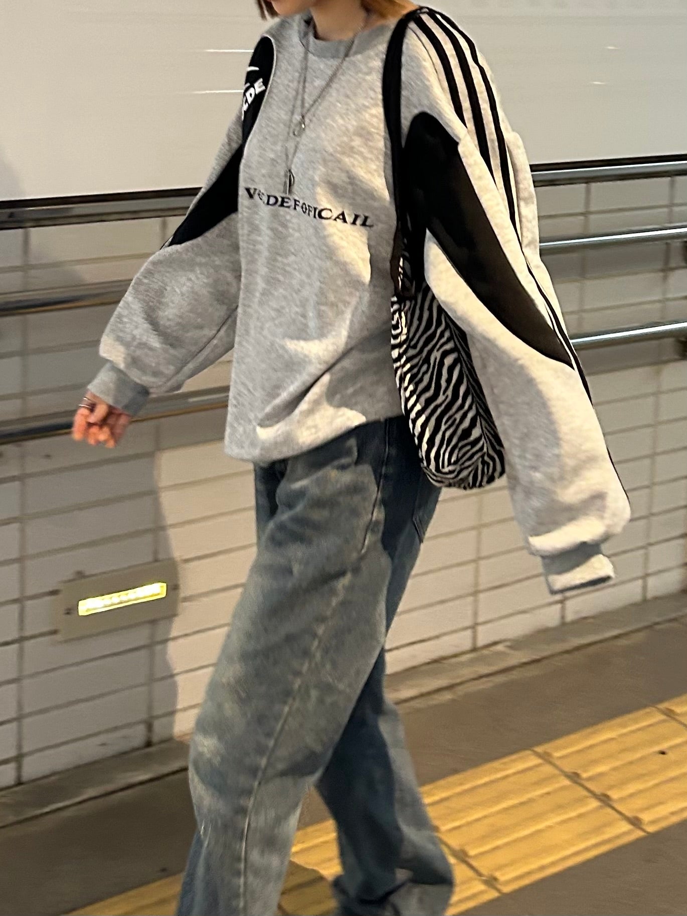 ユニセックスデザインスウェット DPA61271