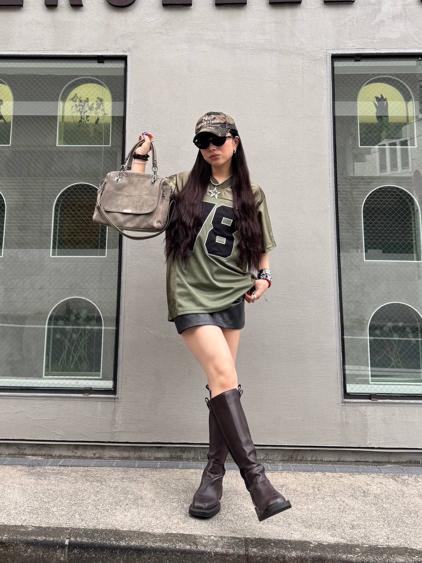 VネックナンバーTシャツ DPB86062