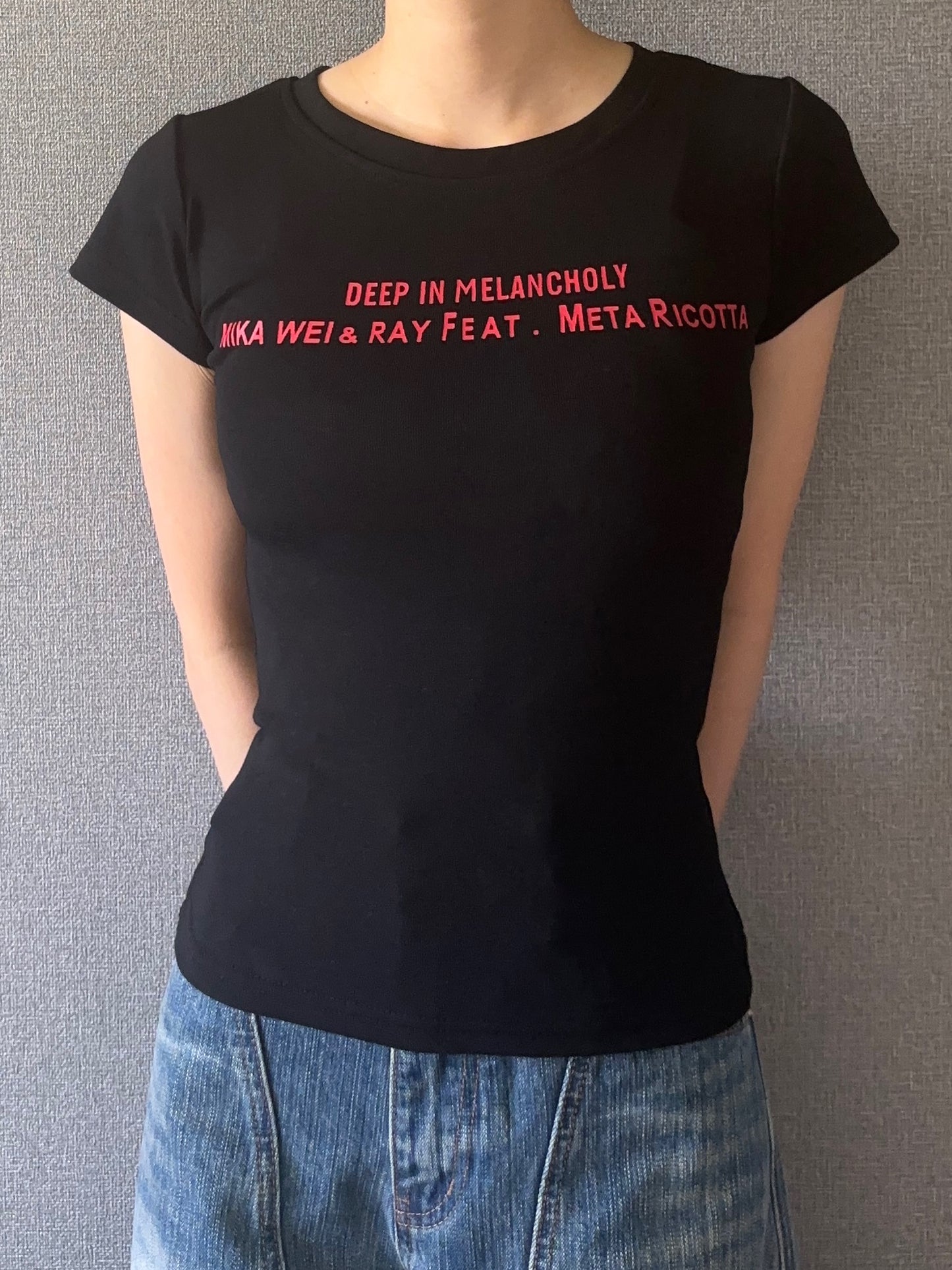 レッドレタリングTシャツ DPB88056