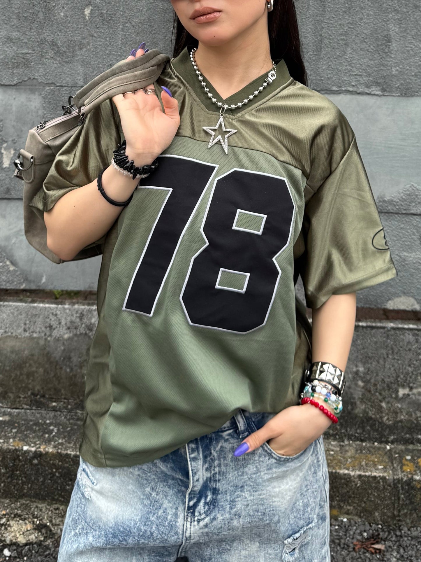 VネックナンバーTシャツ DPB86062