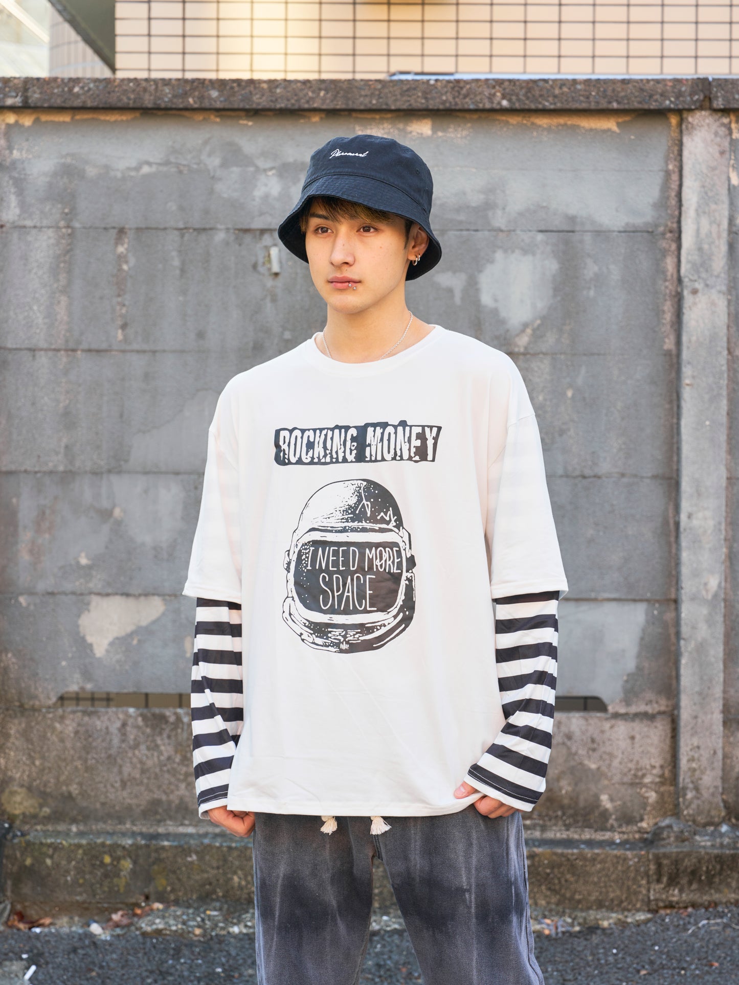 グラフィックラウンドTシャツ SPA08024