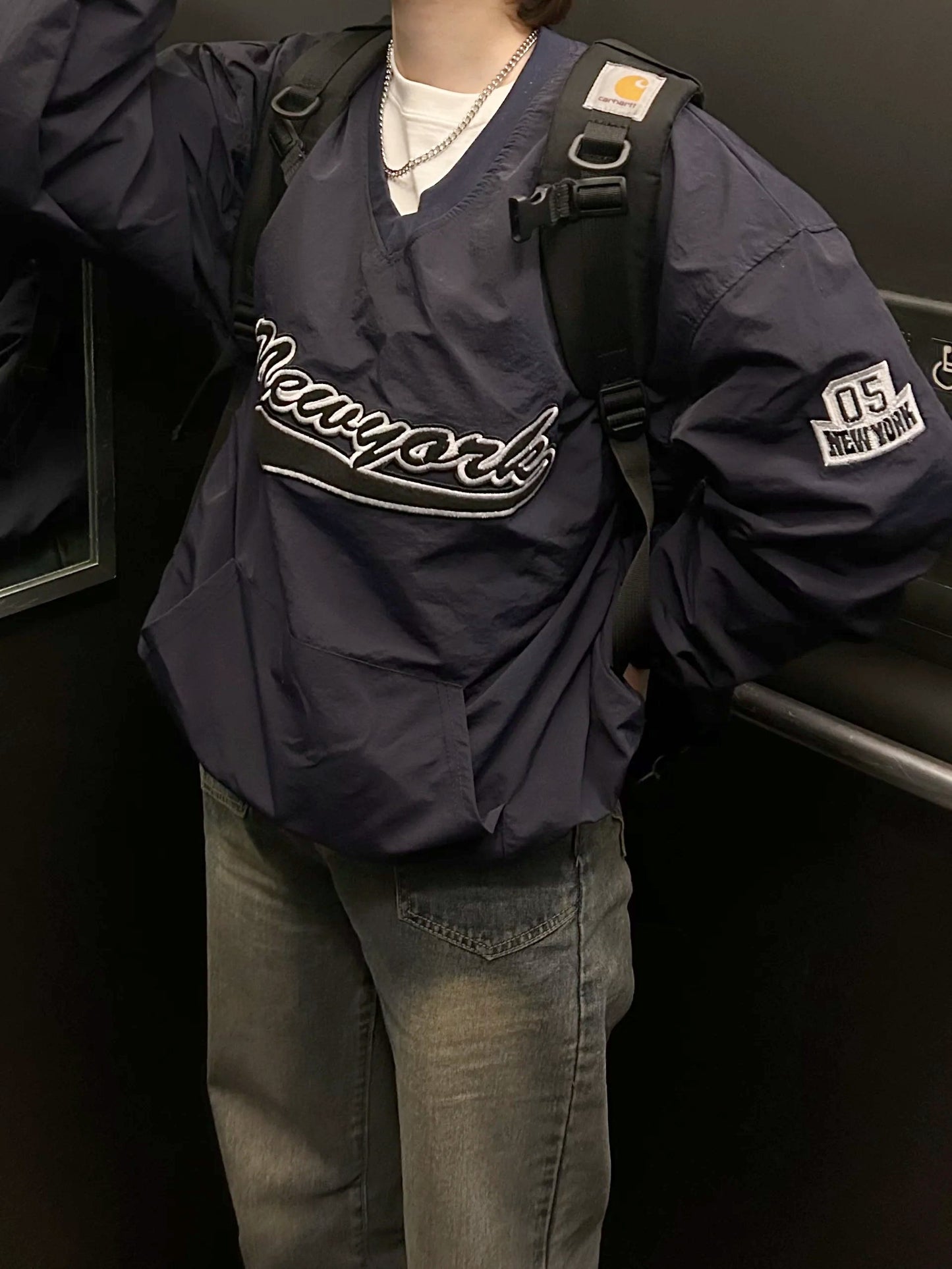 Vネックナイロントップス DPA61313