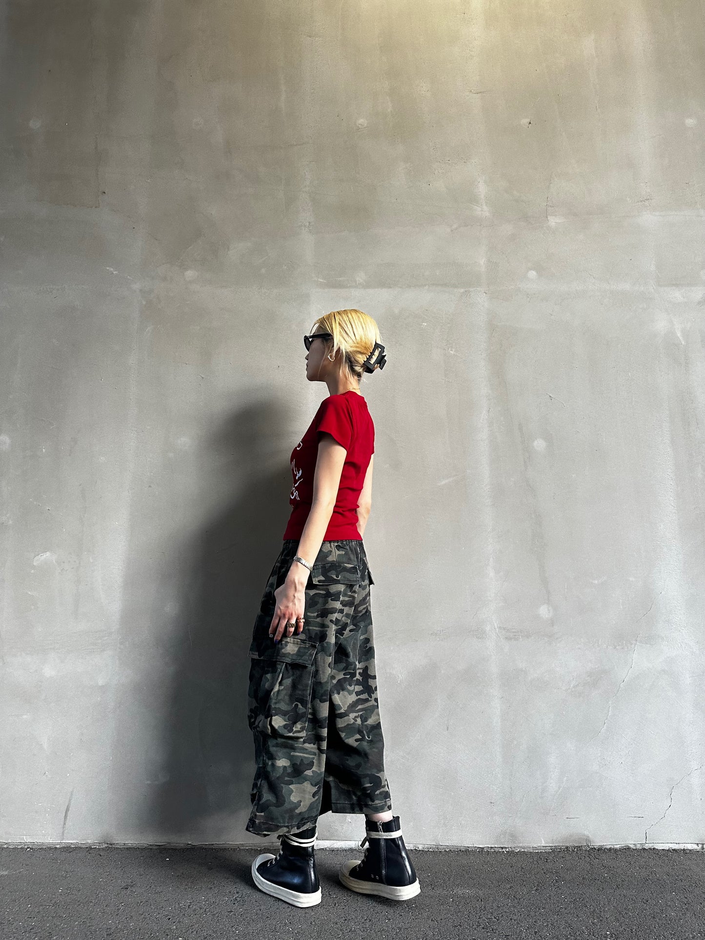 レッドロゴTシャツ DPB26596