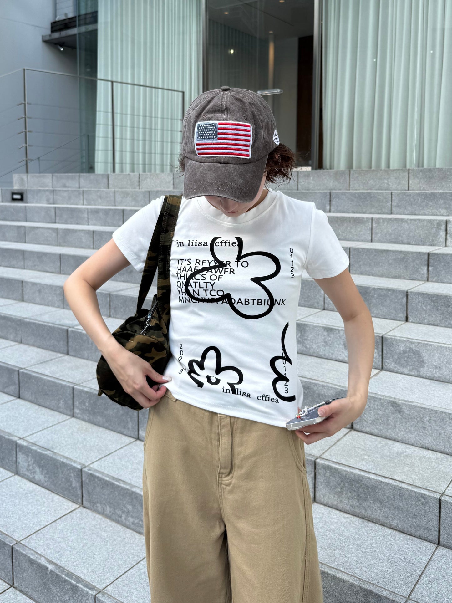 フラワープリントTシャツ DPB91027