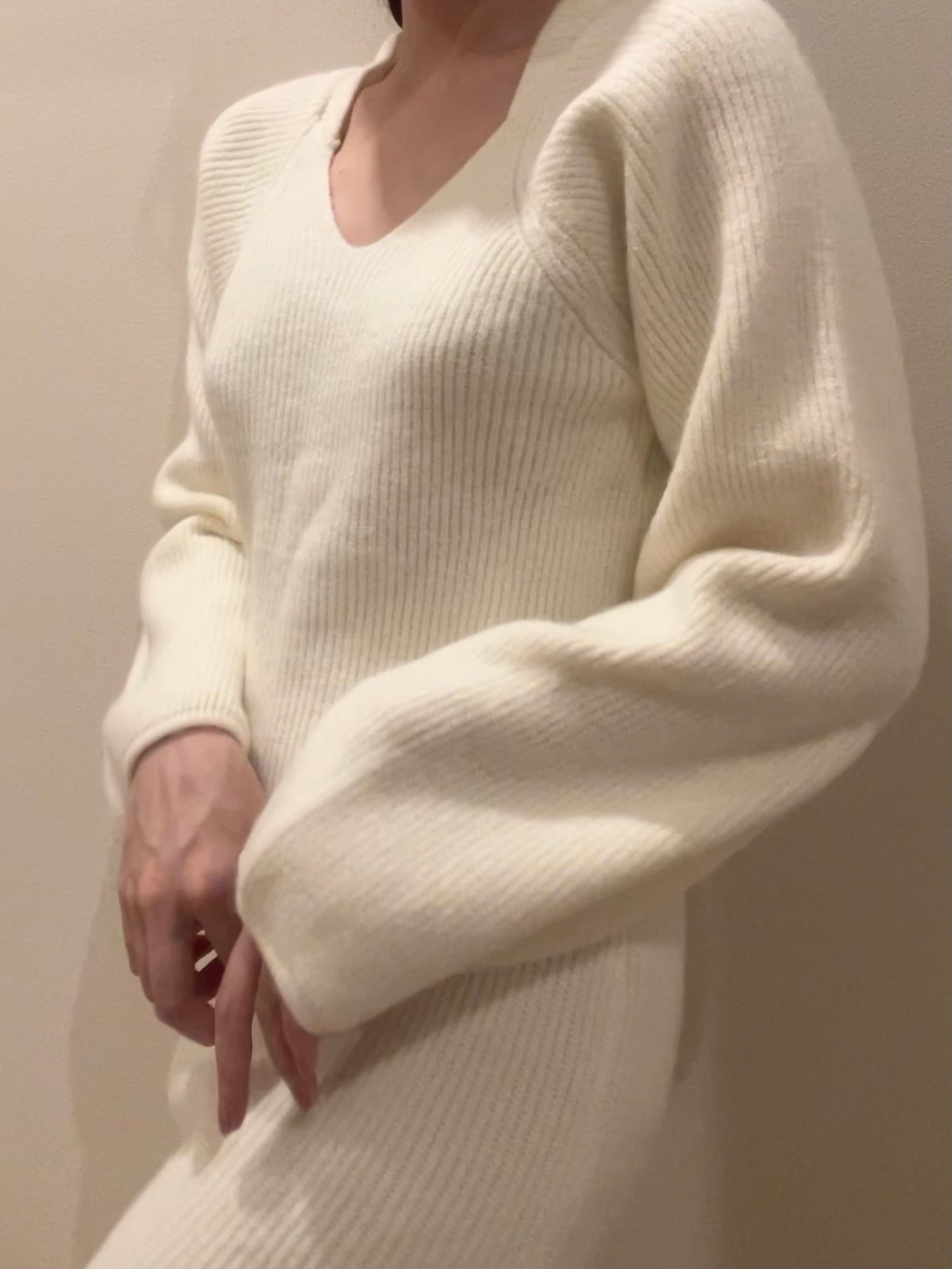 Vネックニットワンピース CPA03145