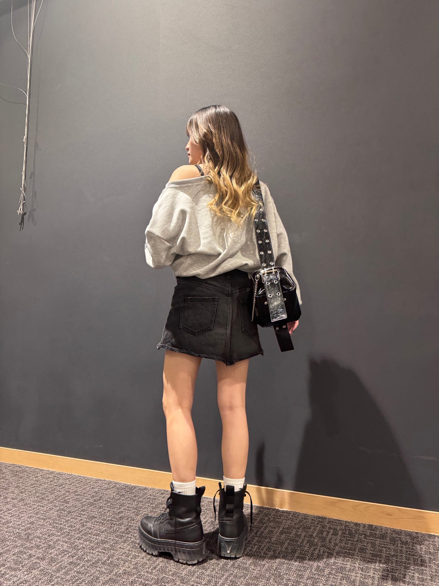 オフショルロゴスウェット DPB42170