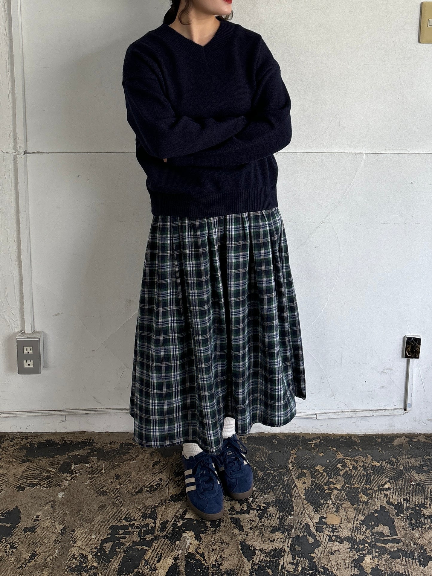 Vネックデイリーニット DPB84039