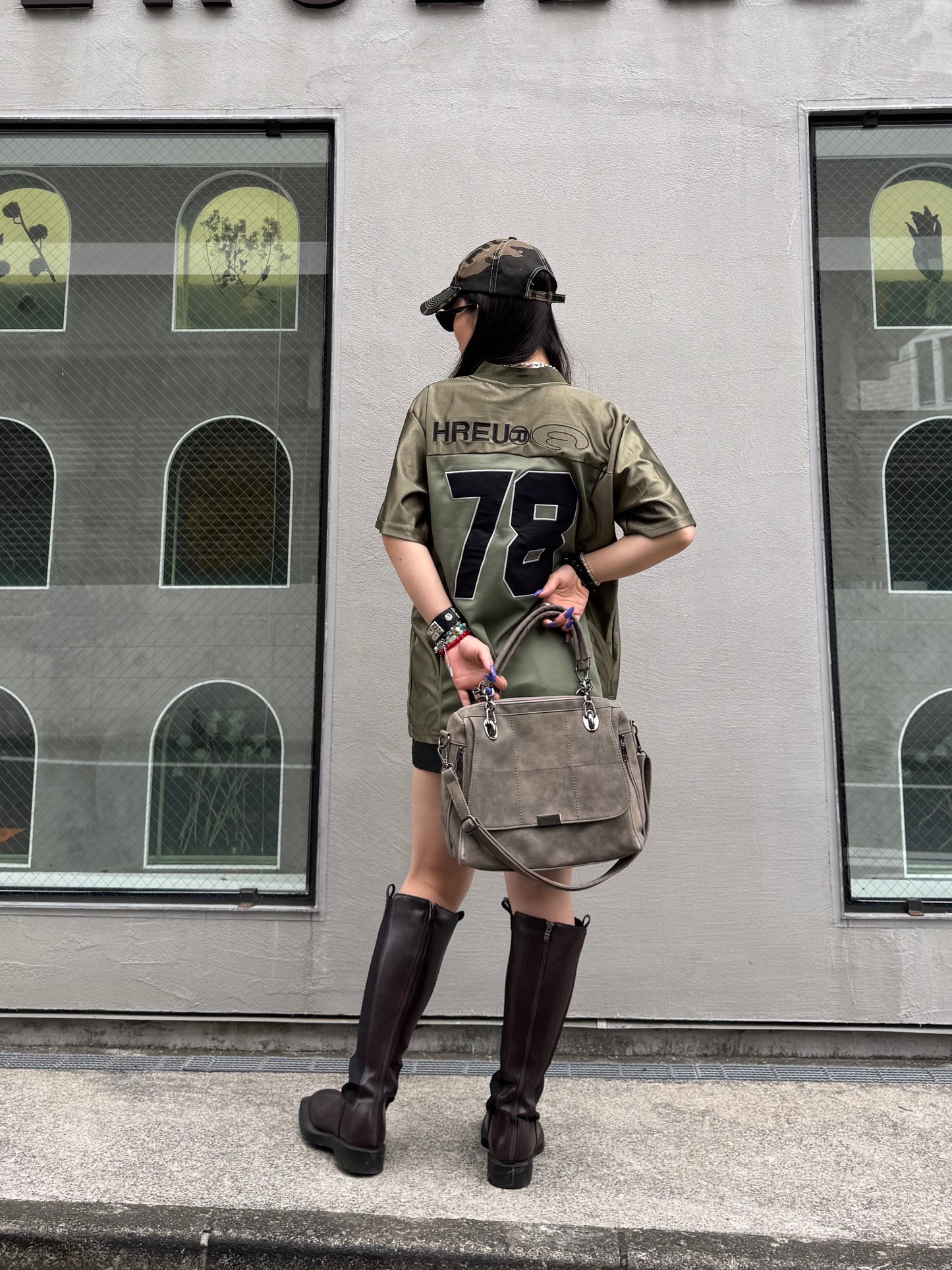 VネックナンバーTシャツ DPB86062