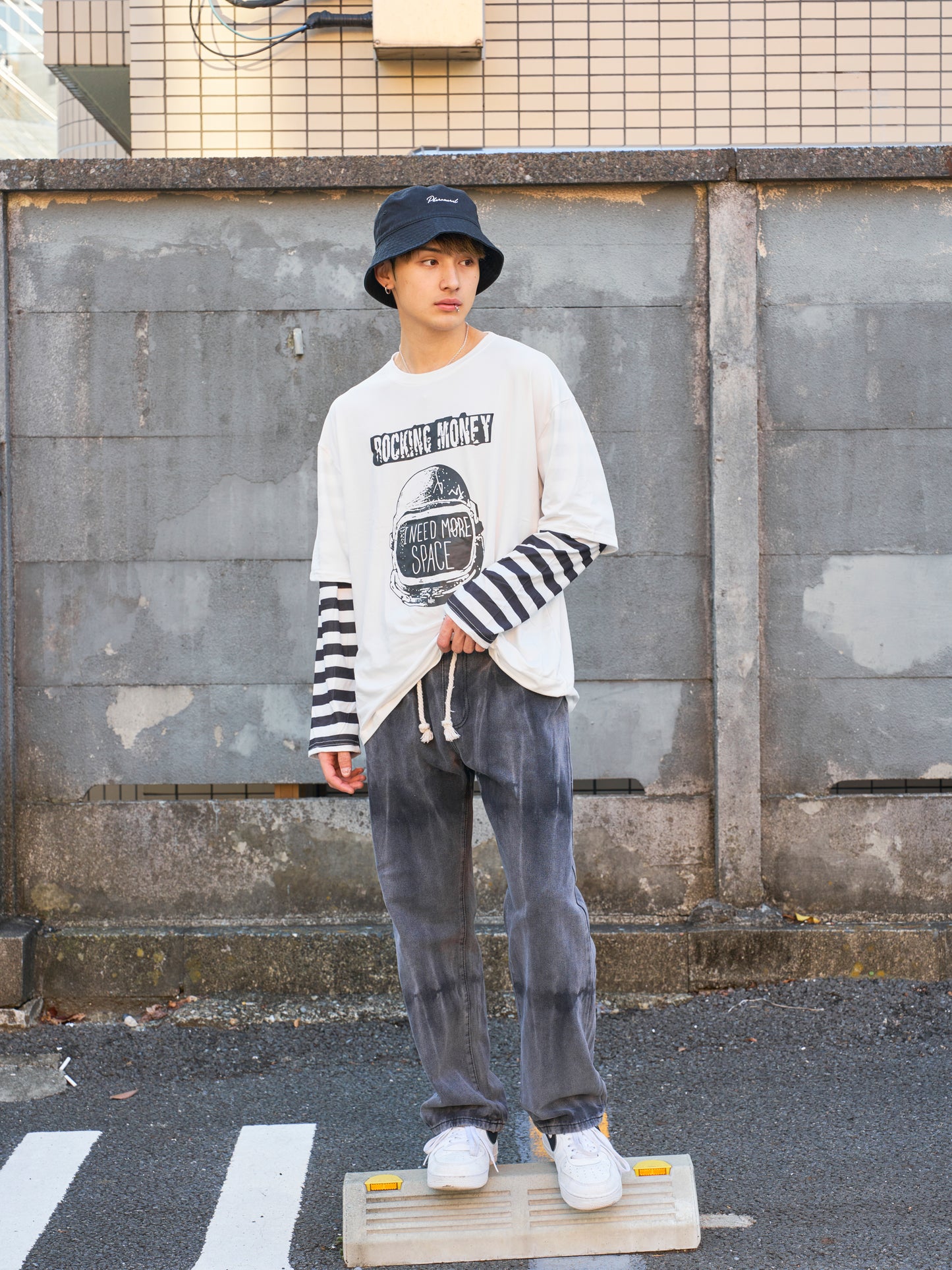 グラフィックラウンドTシャツ SPA08024
