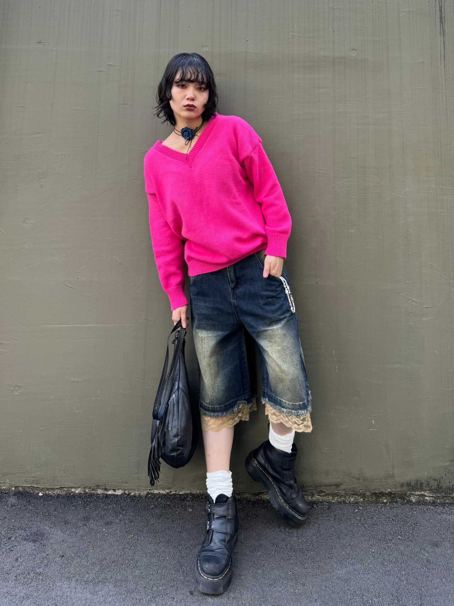 ビビットピンクVネックニット DPA20440