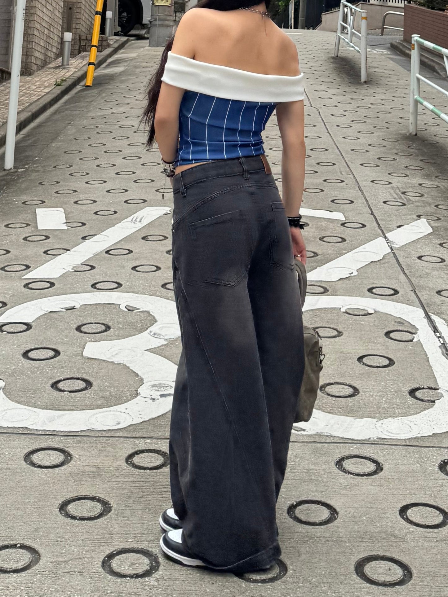 ナンバーオフショルダートップス DPB86053